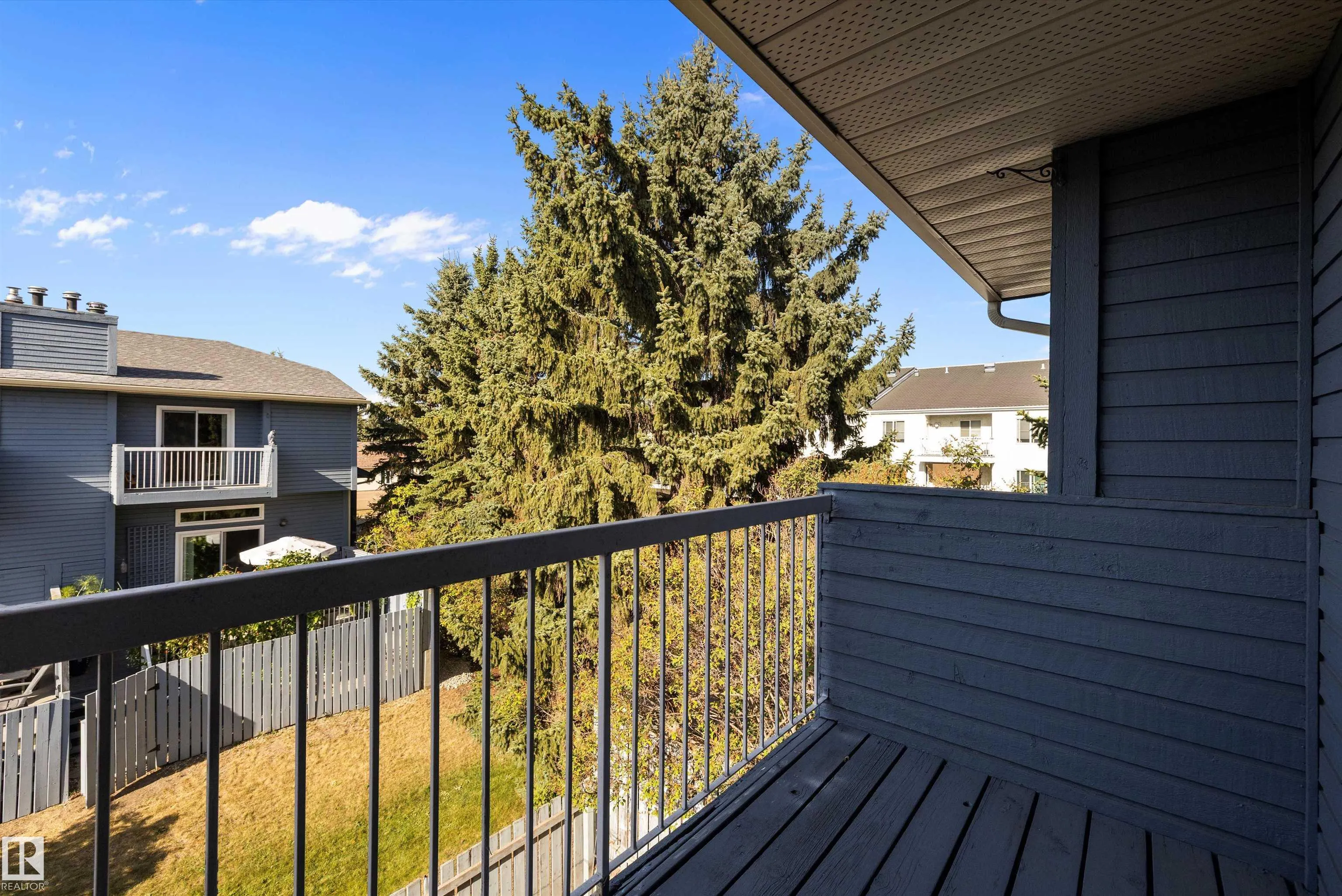 1511 LAKESIDE Green