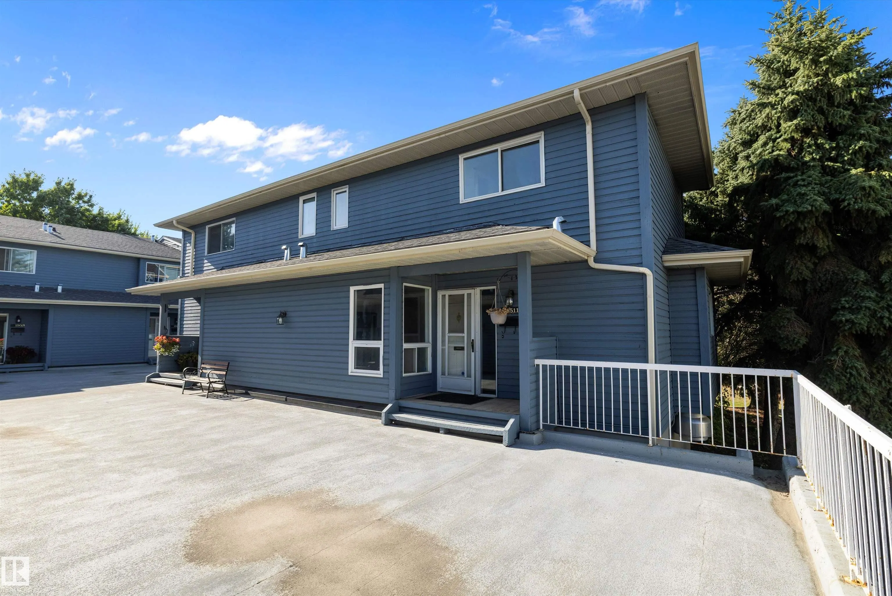 1511 LAKESIDE Green