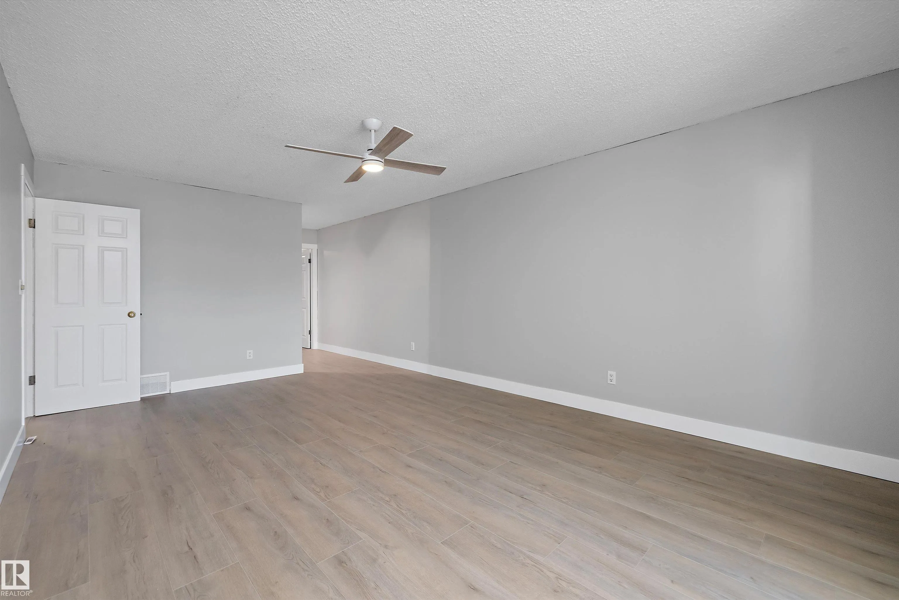 1511 LAKESIDE Green
