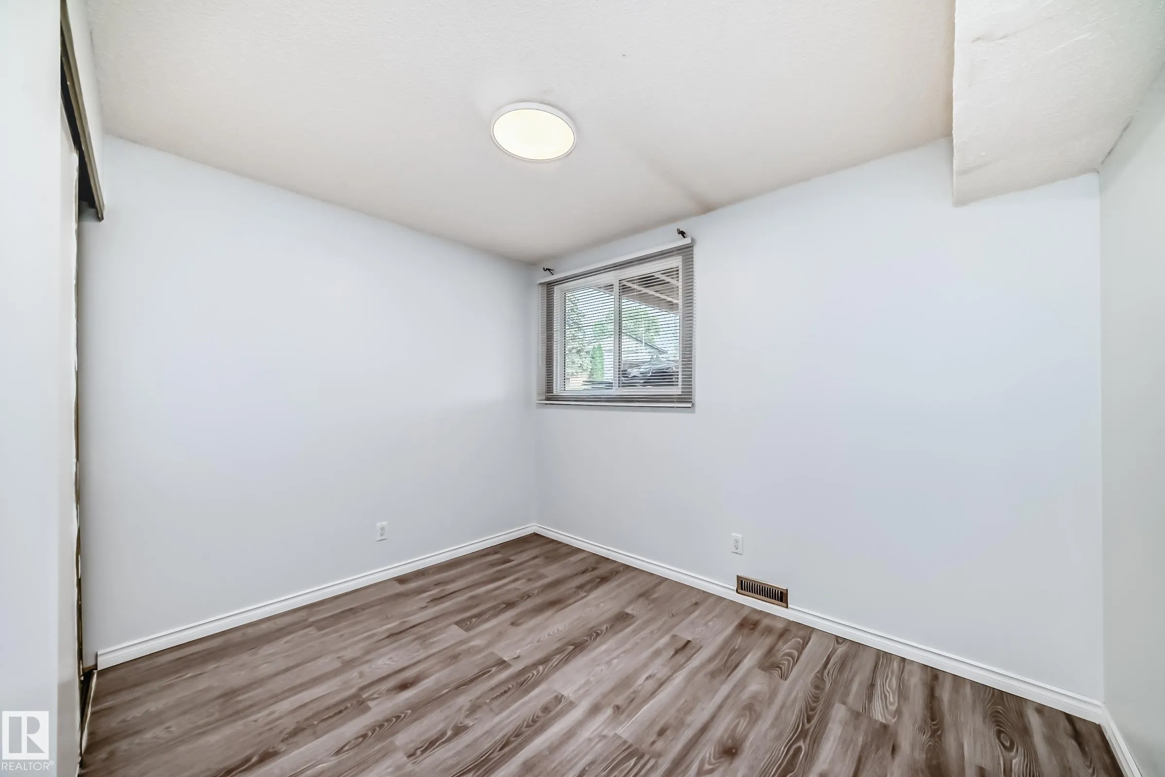 8 NORTHWOODS Village
