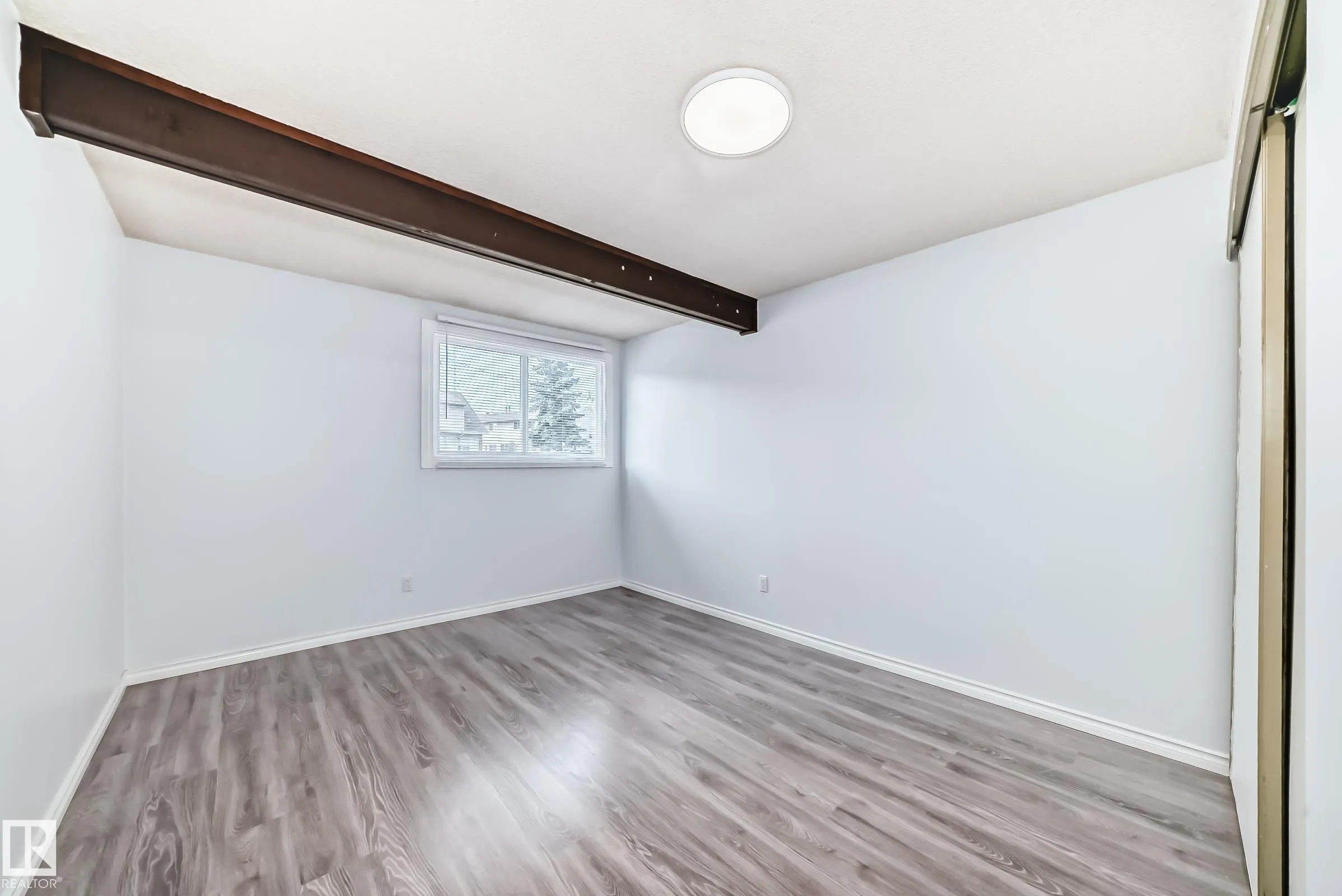 8 NORTHWOODS Village