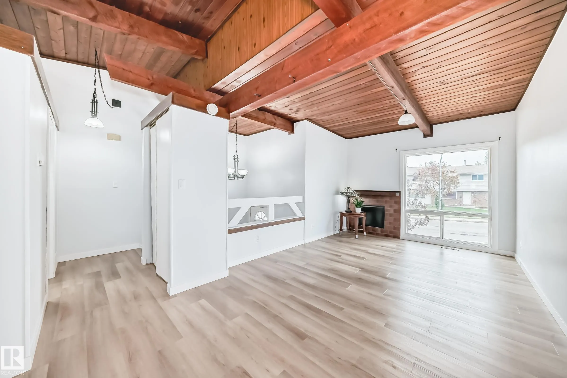 8 NORTHWOODS Village