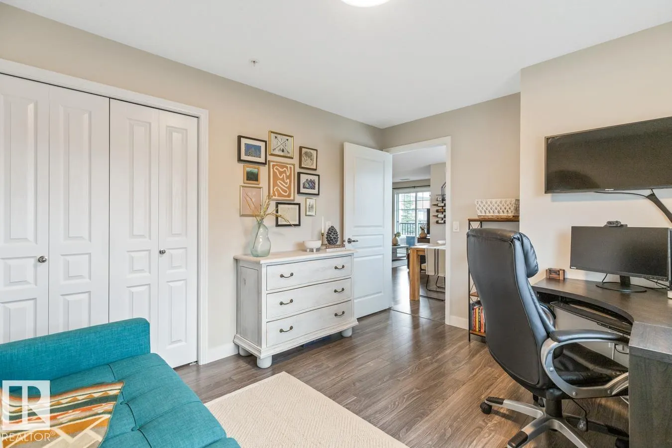 2 AUGUSTINE Crescent