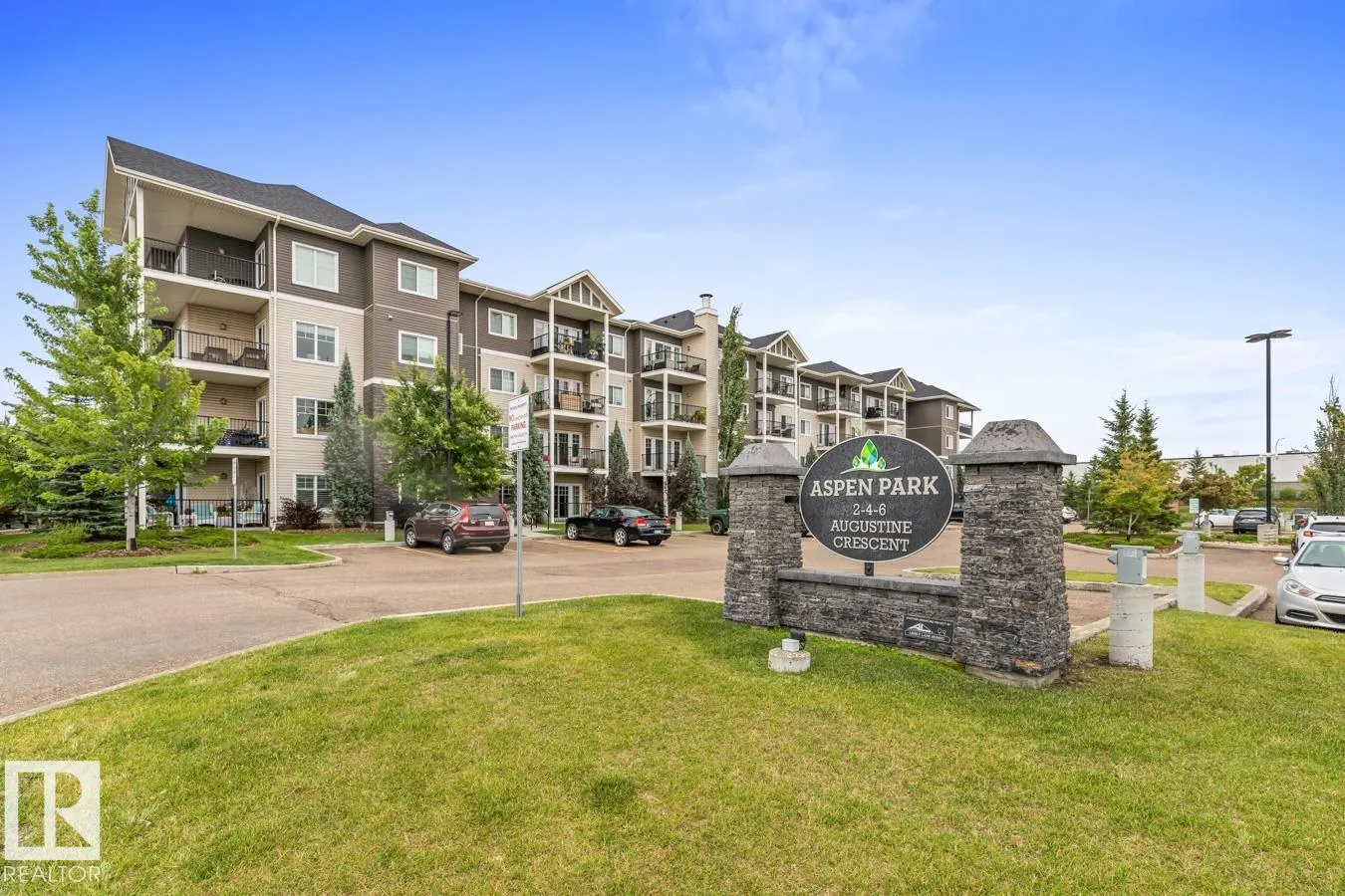 2 AUGUSTINE Crescent