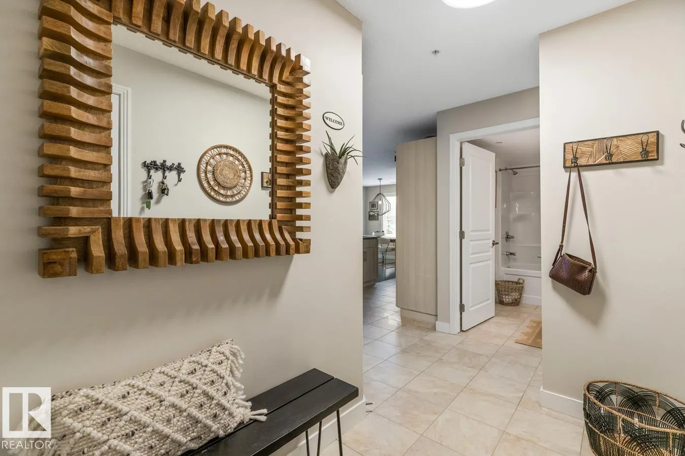 2 AUGUSTINE Crescent
