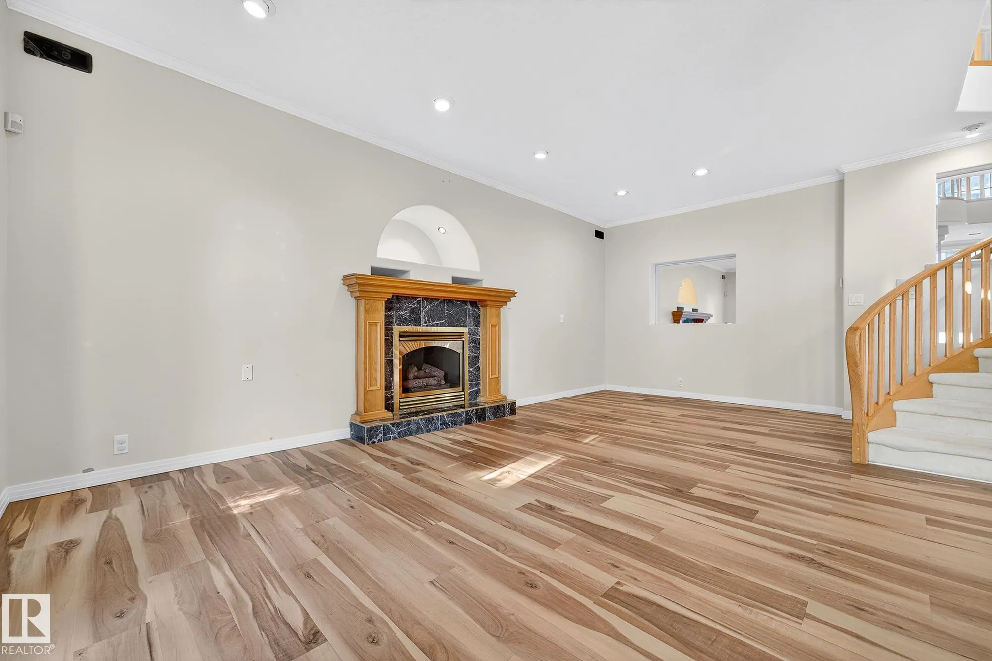 106 FARNELL Close