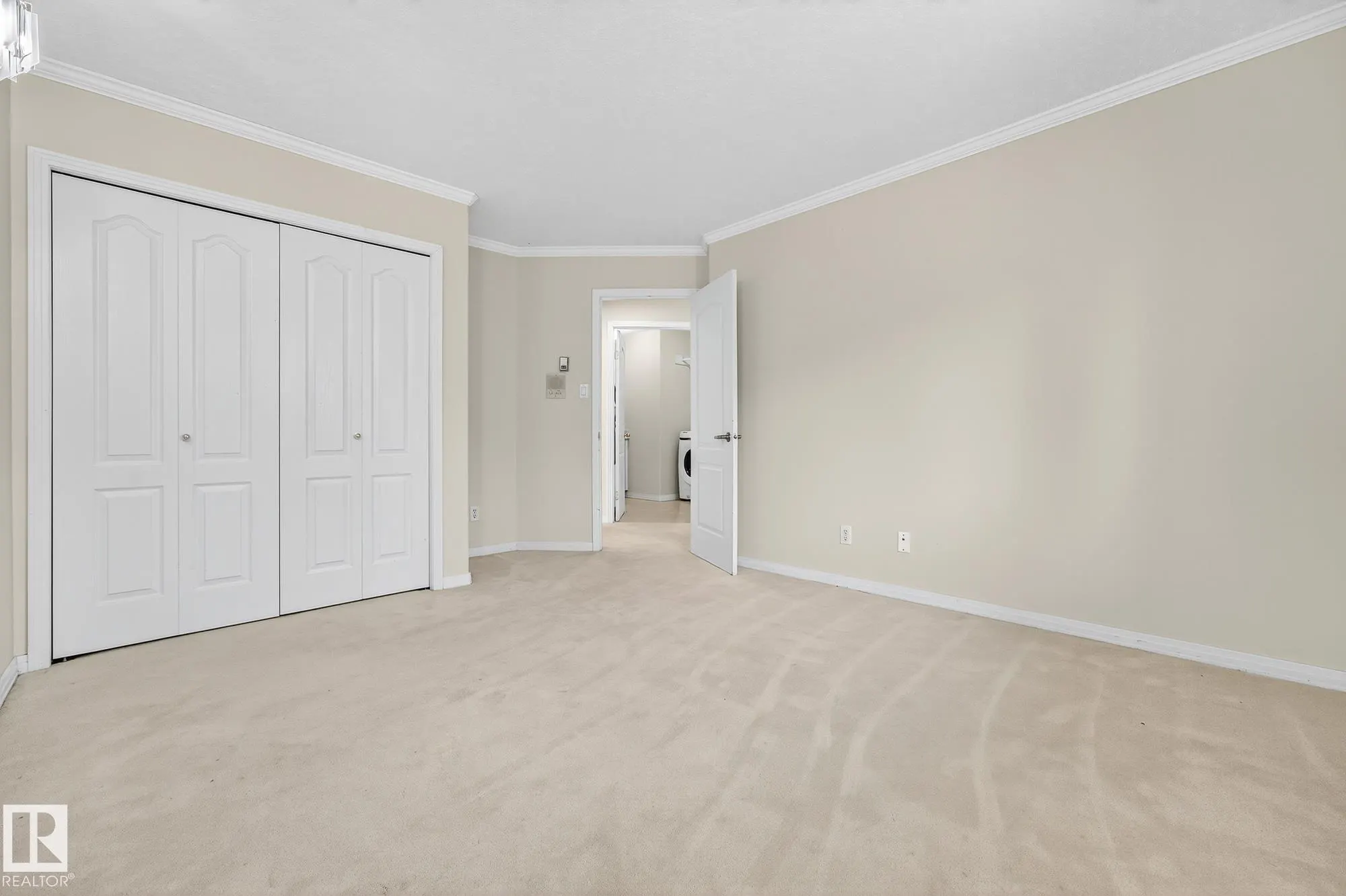 106 FARNELL Close