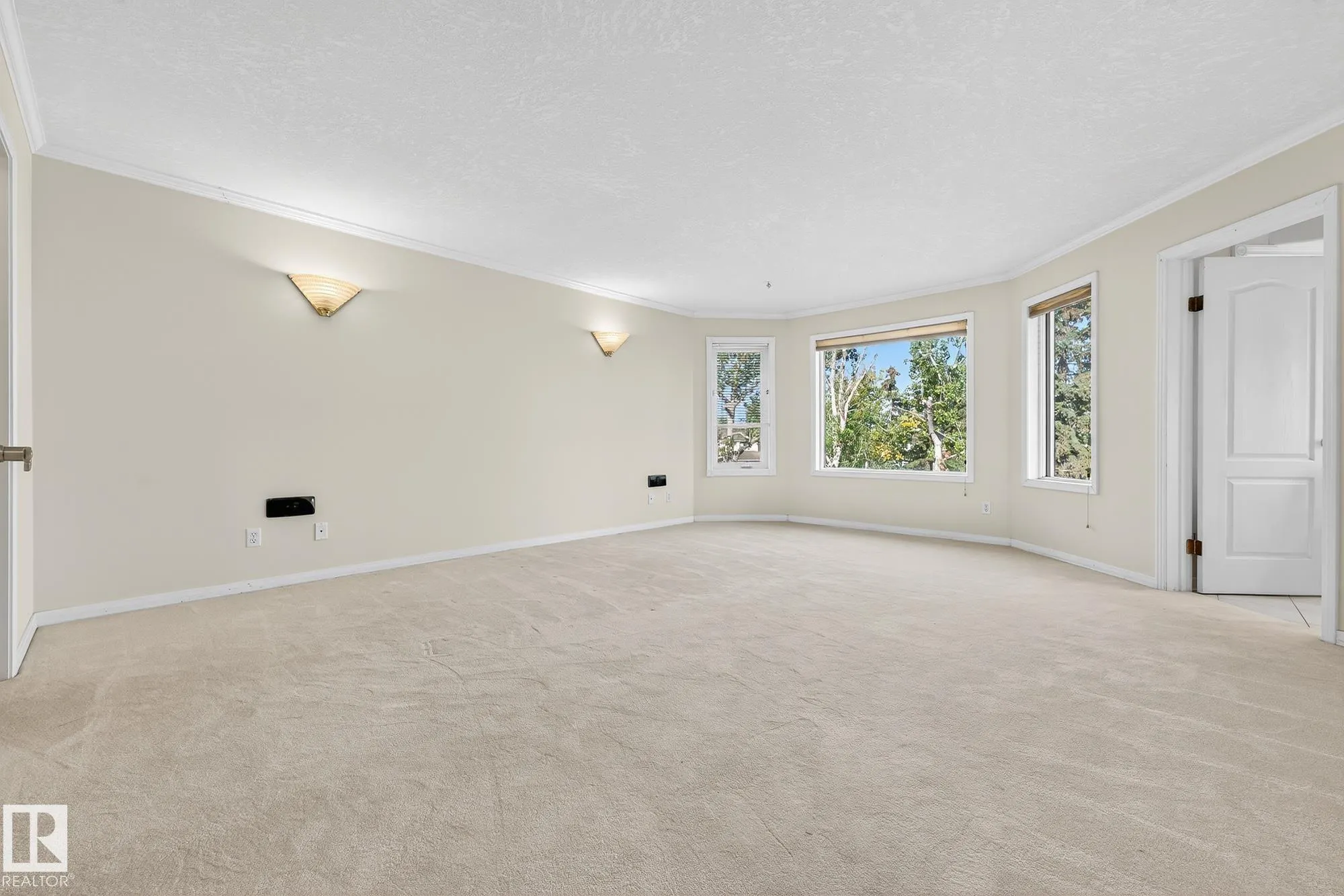106 FARNELL Close