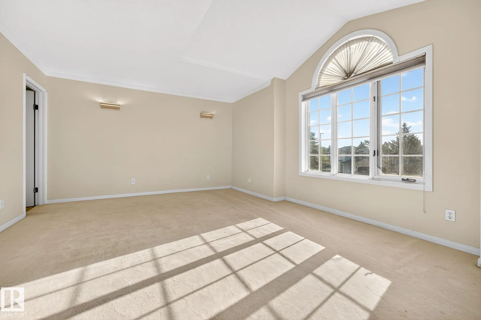 106 FARNELL Close
