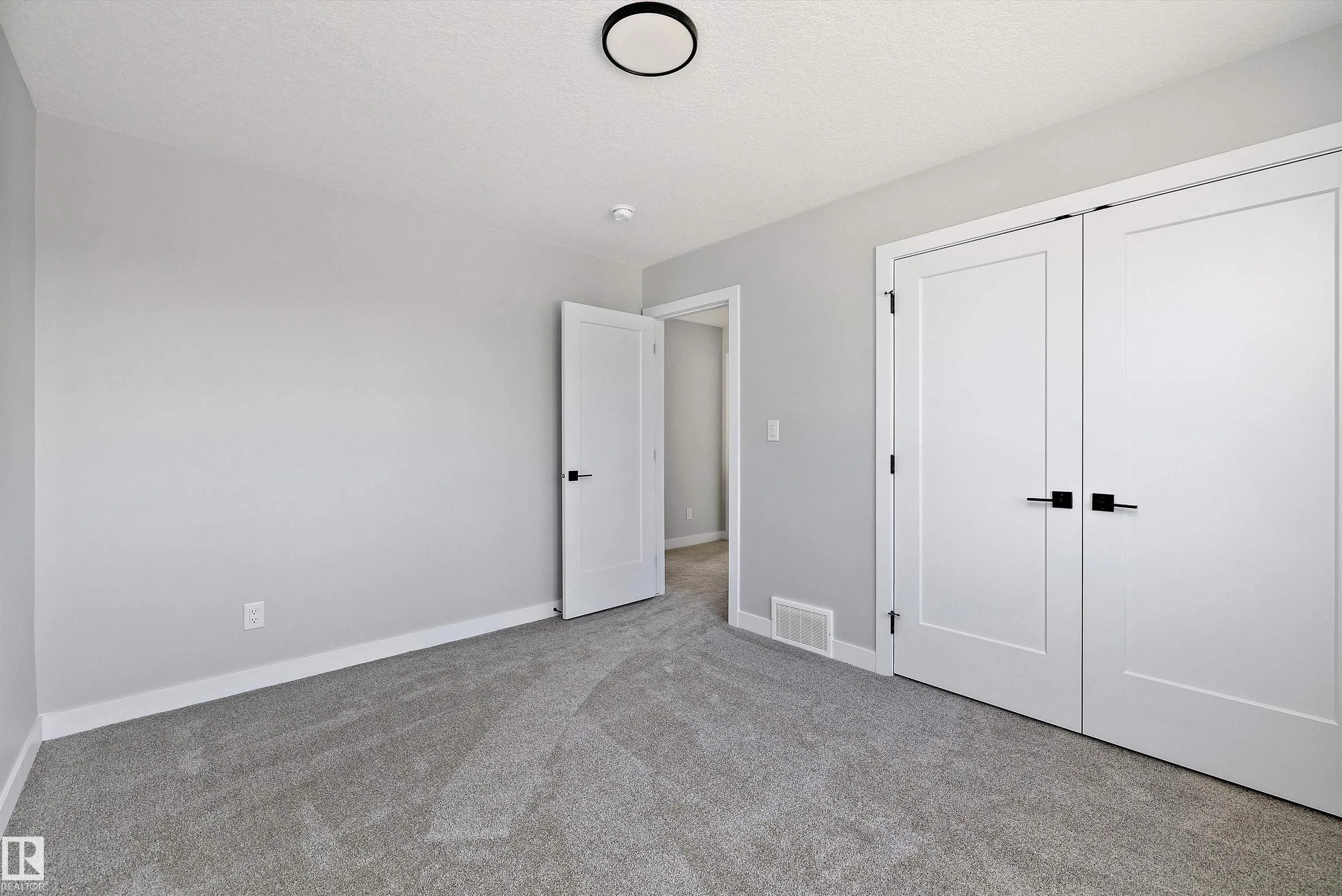 72 MAPLE Crescent