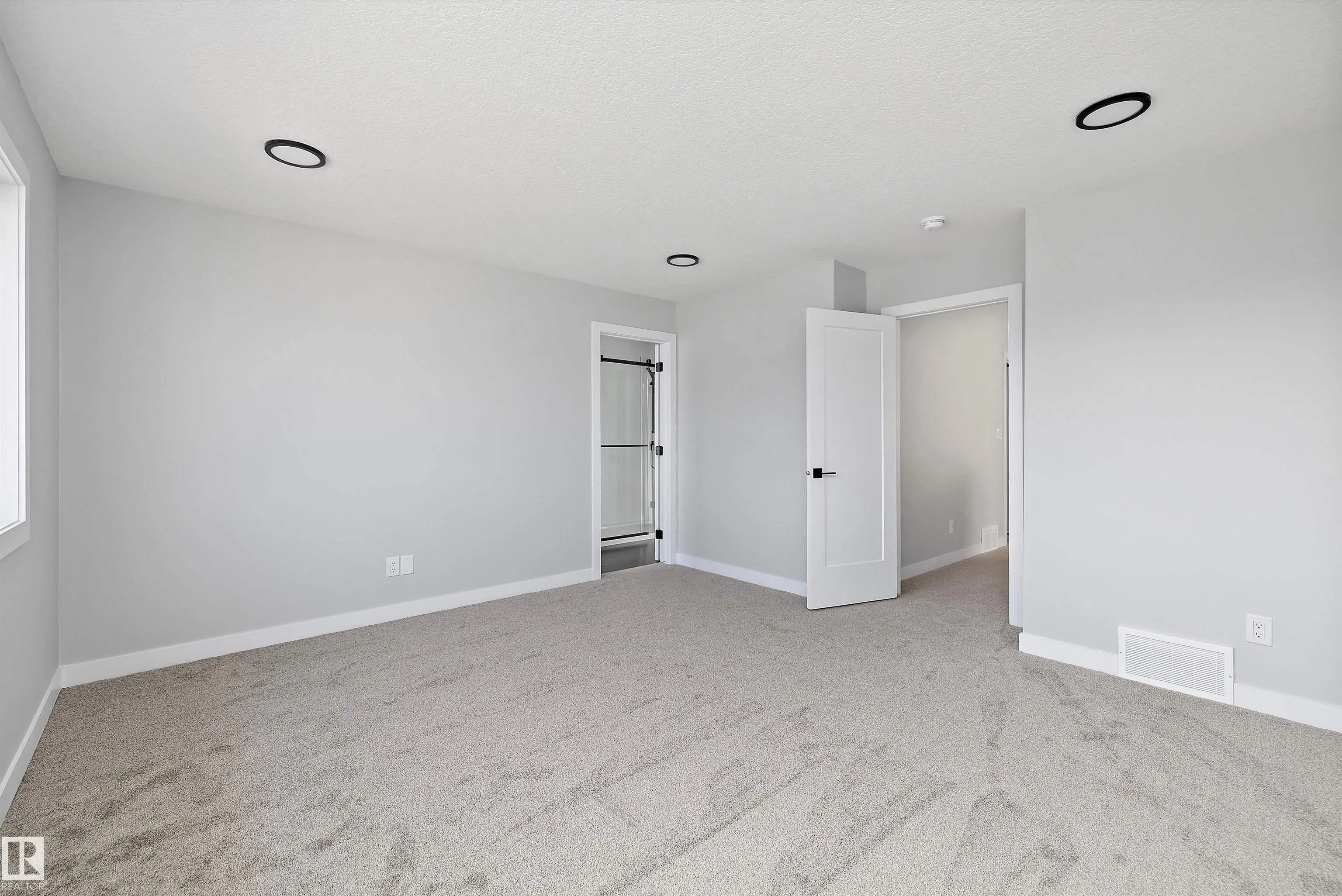 72 MAPLE Crescent