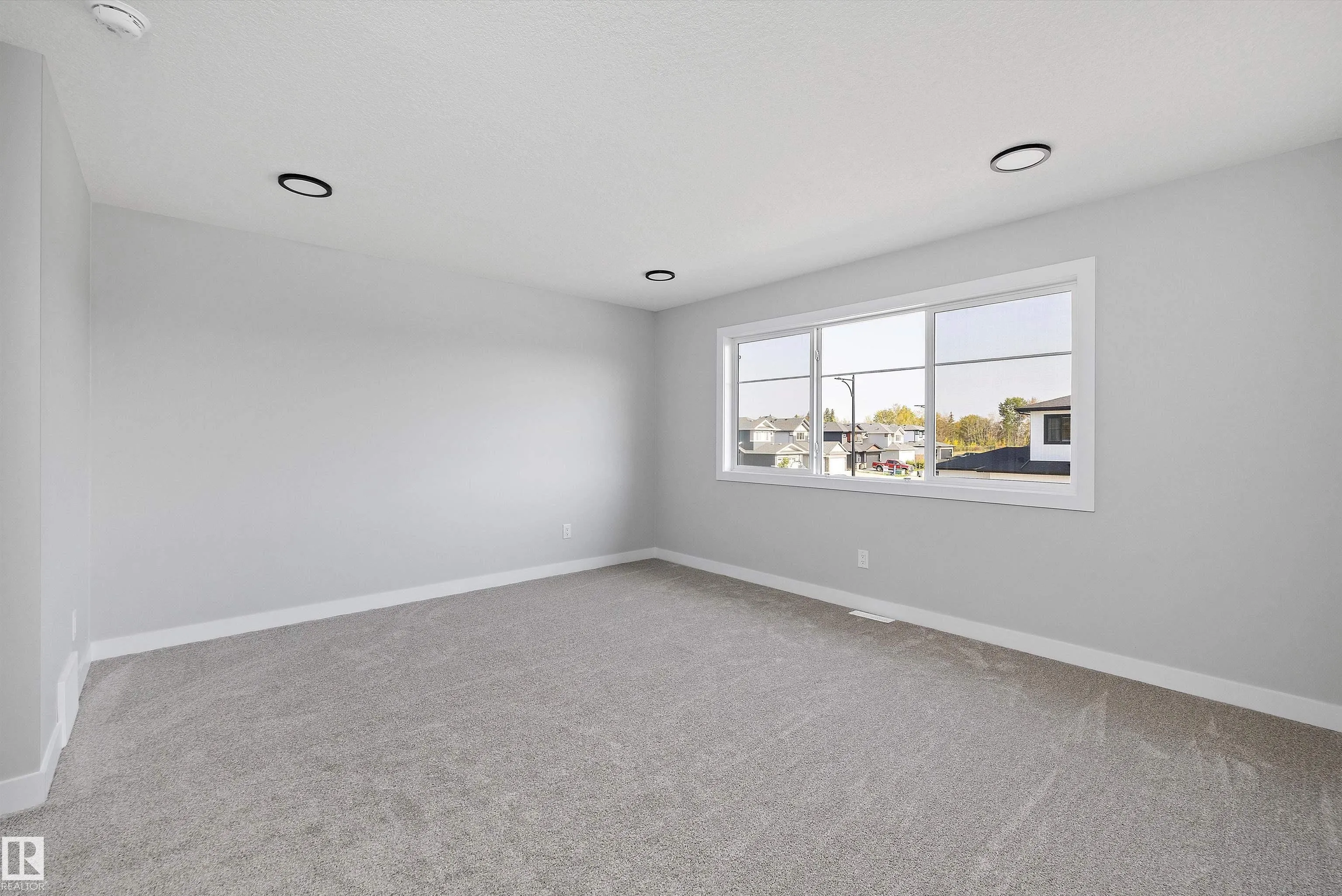 72 MAPLE Crescent