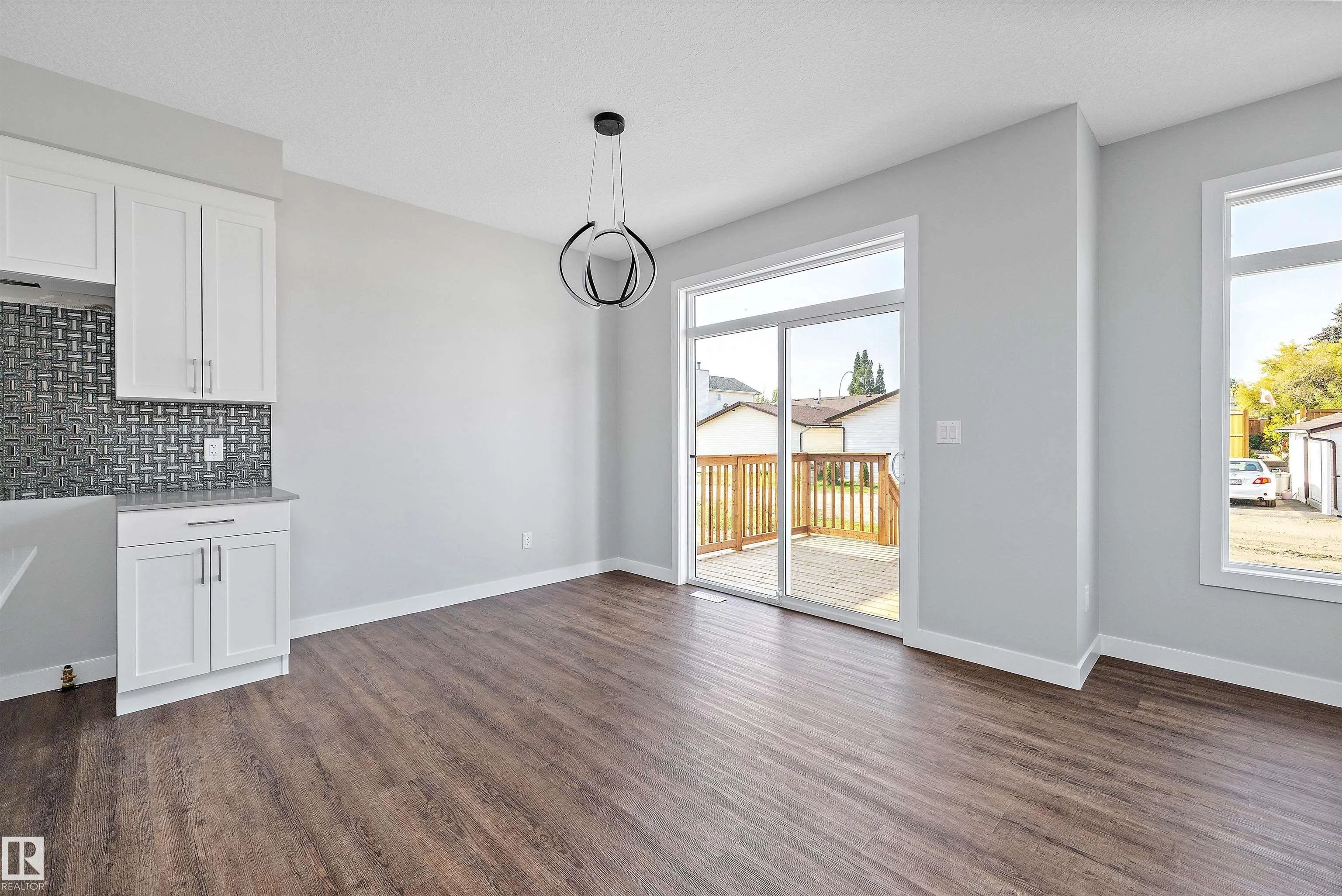 72 MAPLE Crescent