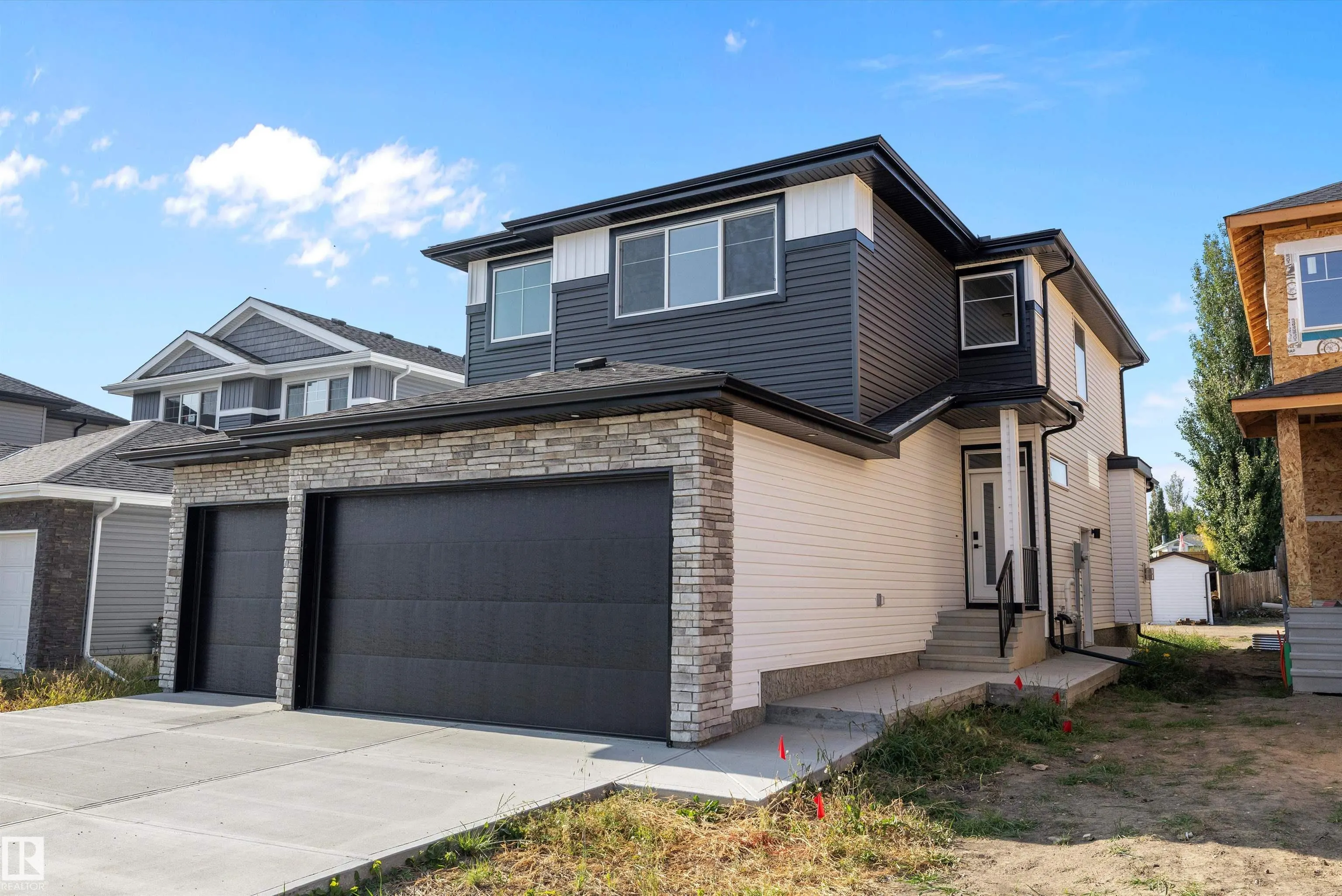 72 MAPLE Crescent
