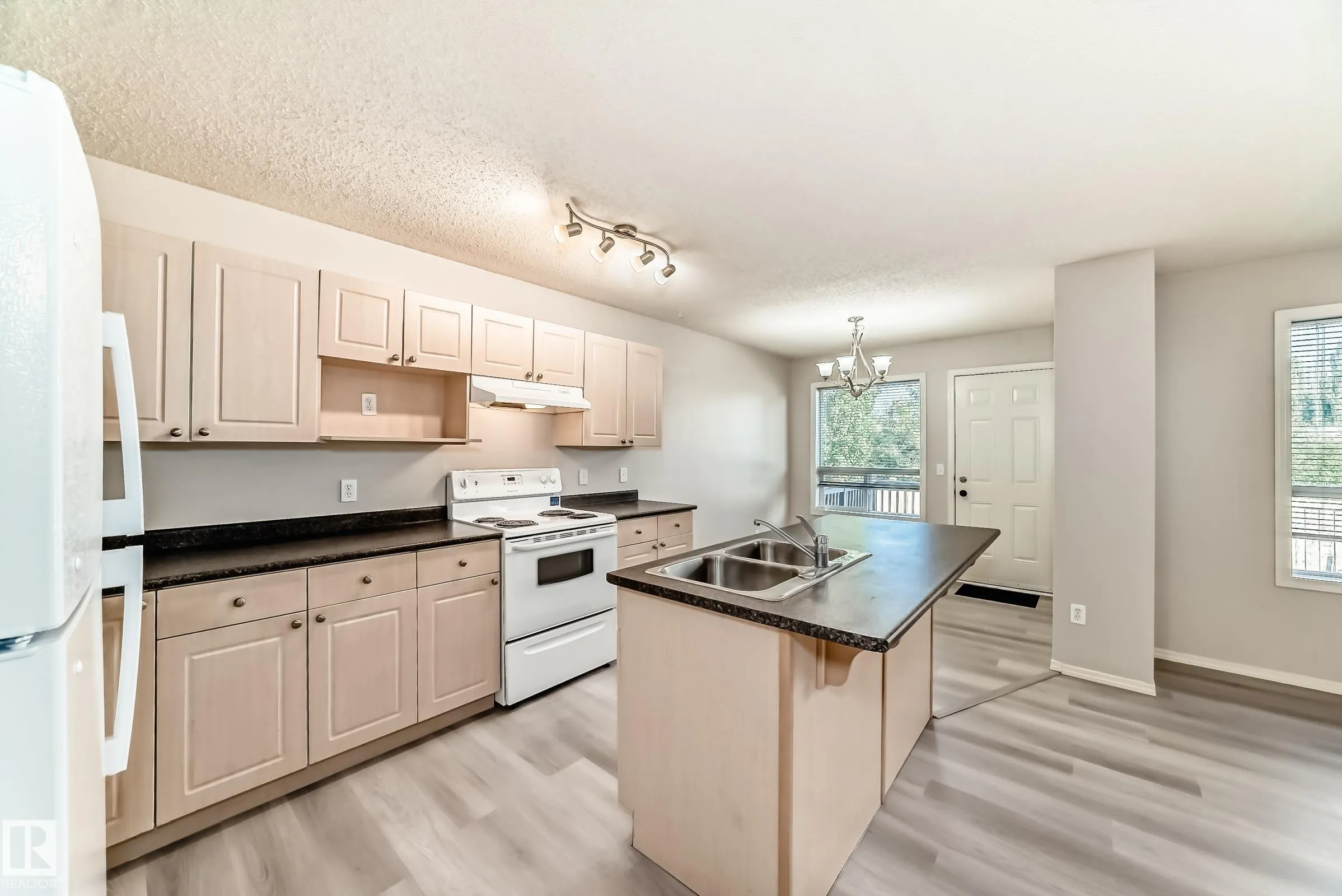 11 Graywood Terrace