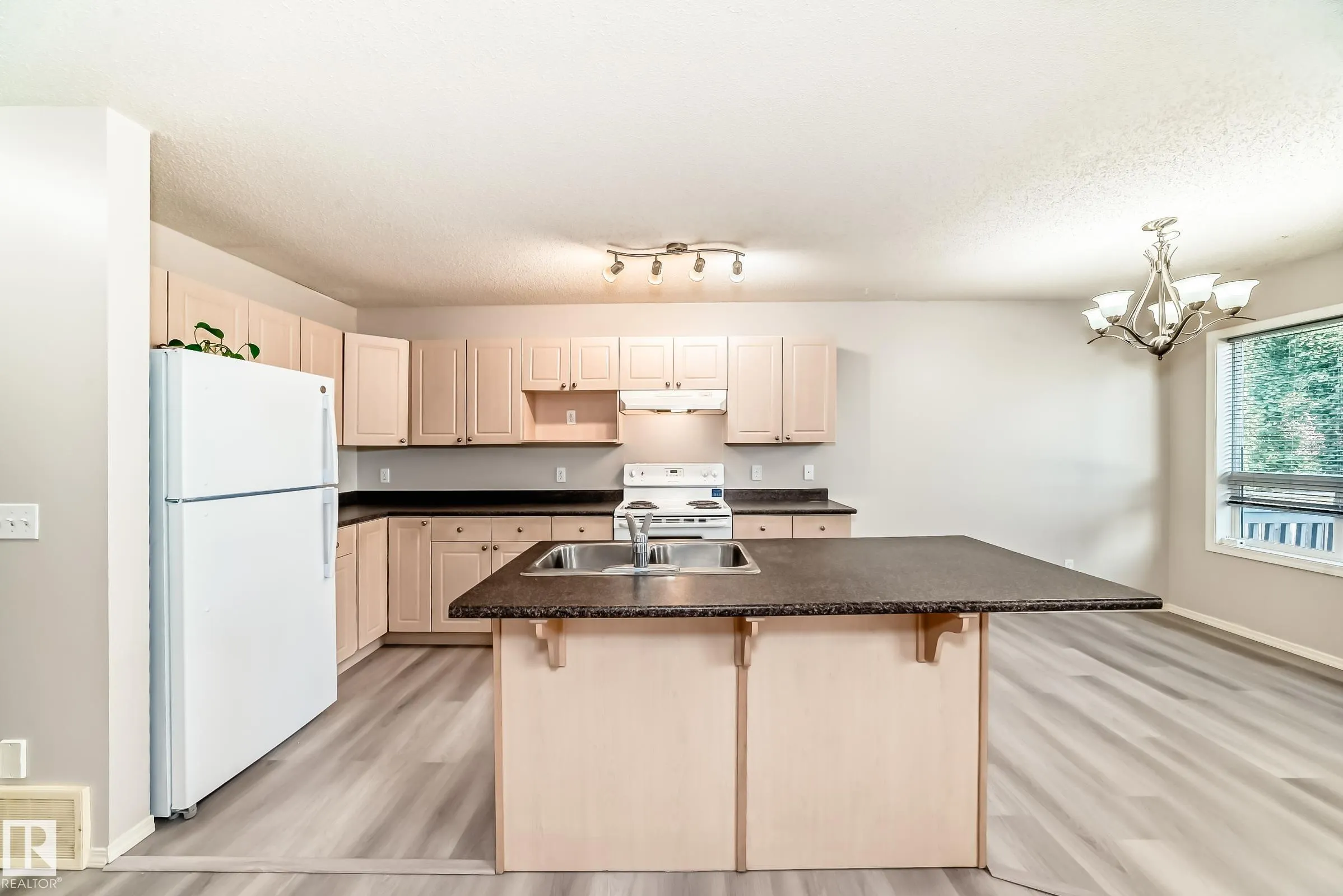 11 Graywood Terrace