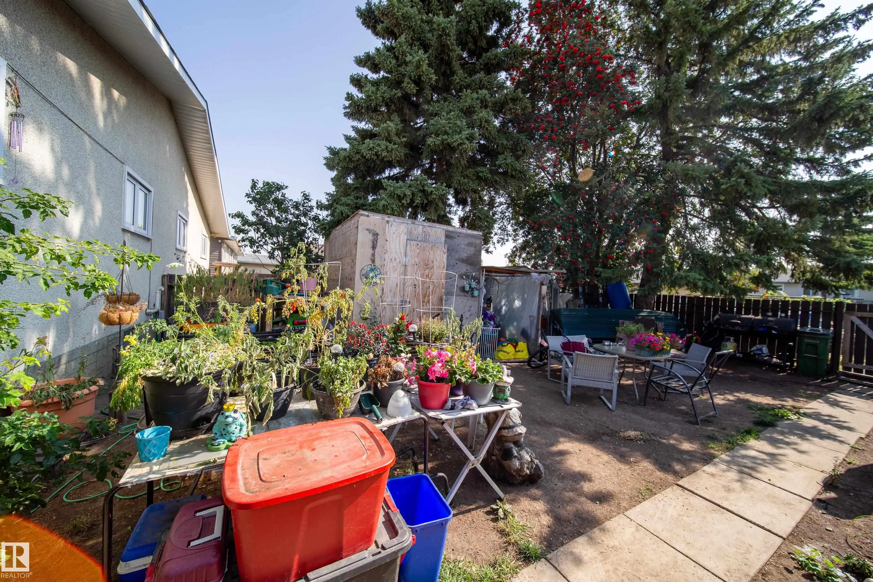 3119-3121 113 Avenue
