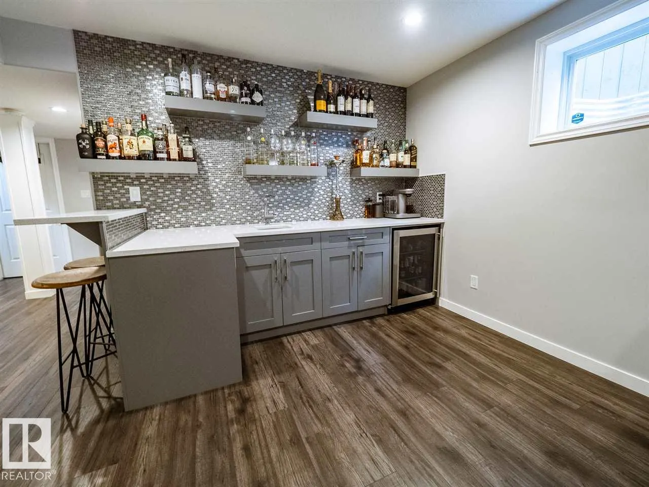 1618 WATES Close