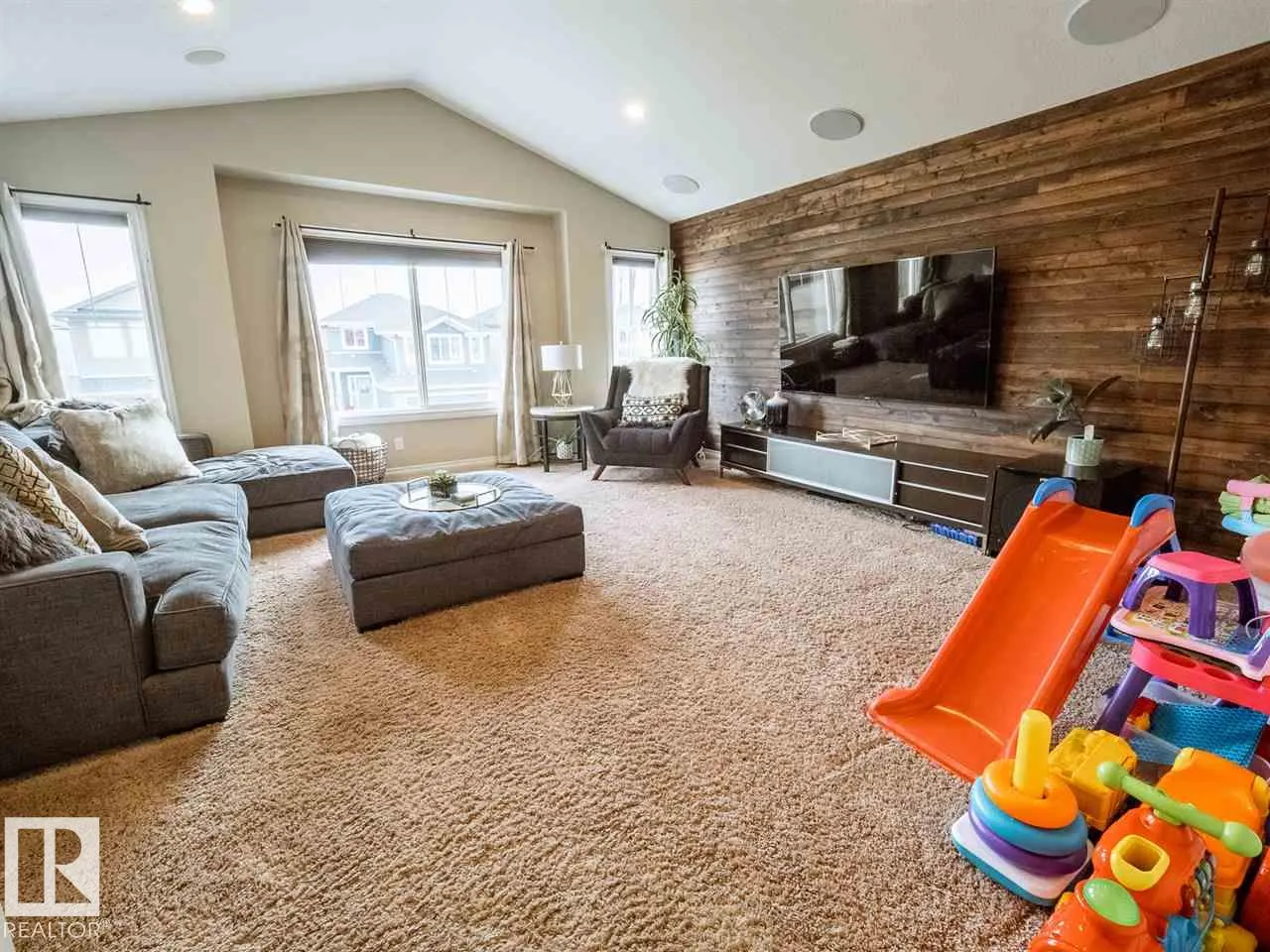1618 WATES Close