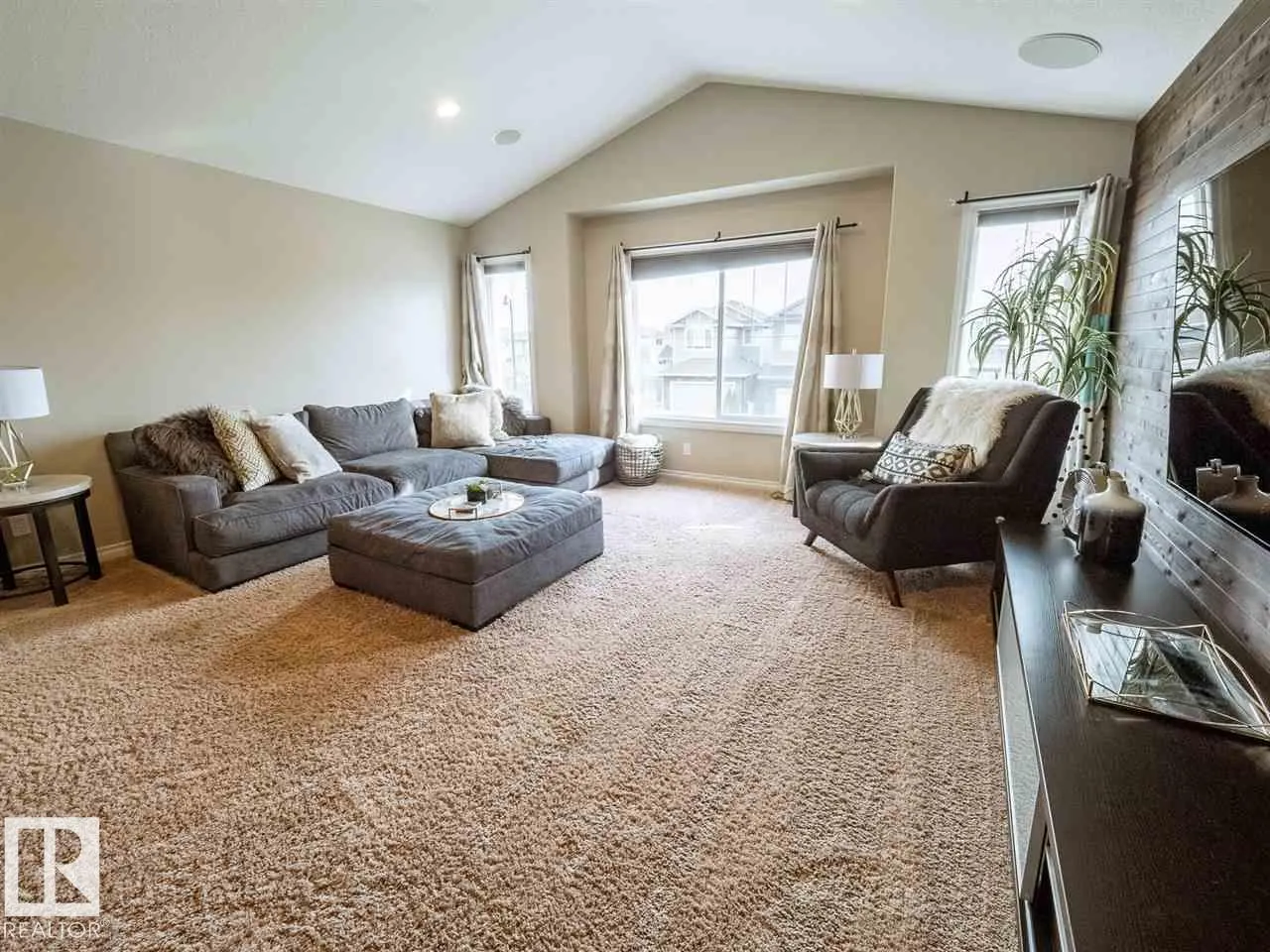 1618 WATES Close