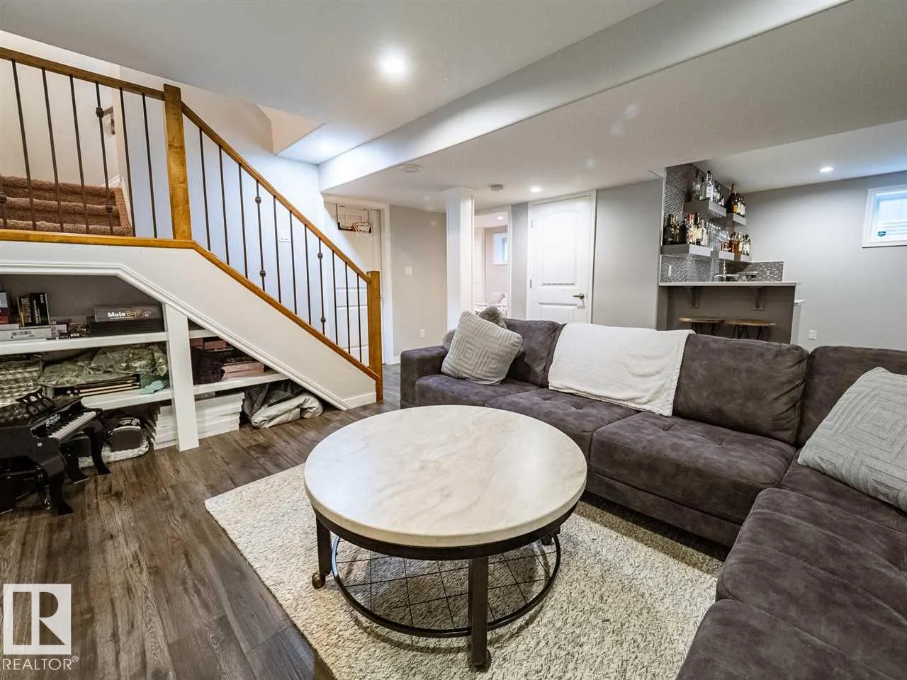 1618 WATES Close