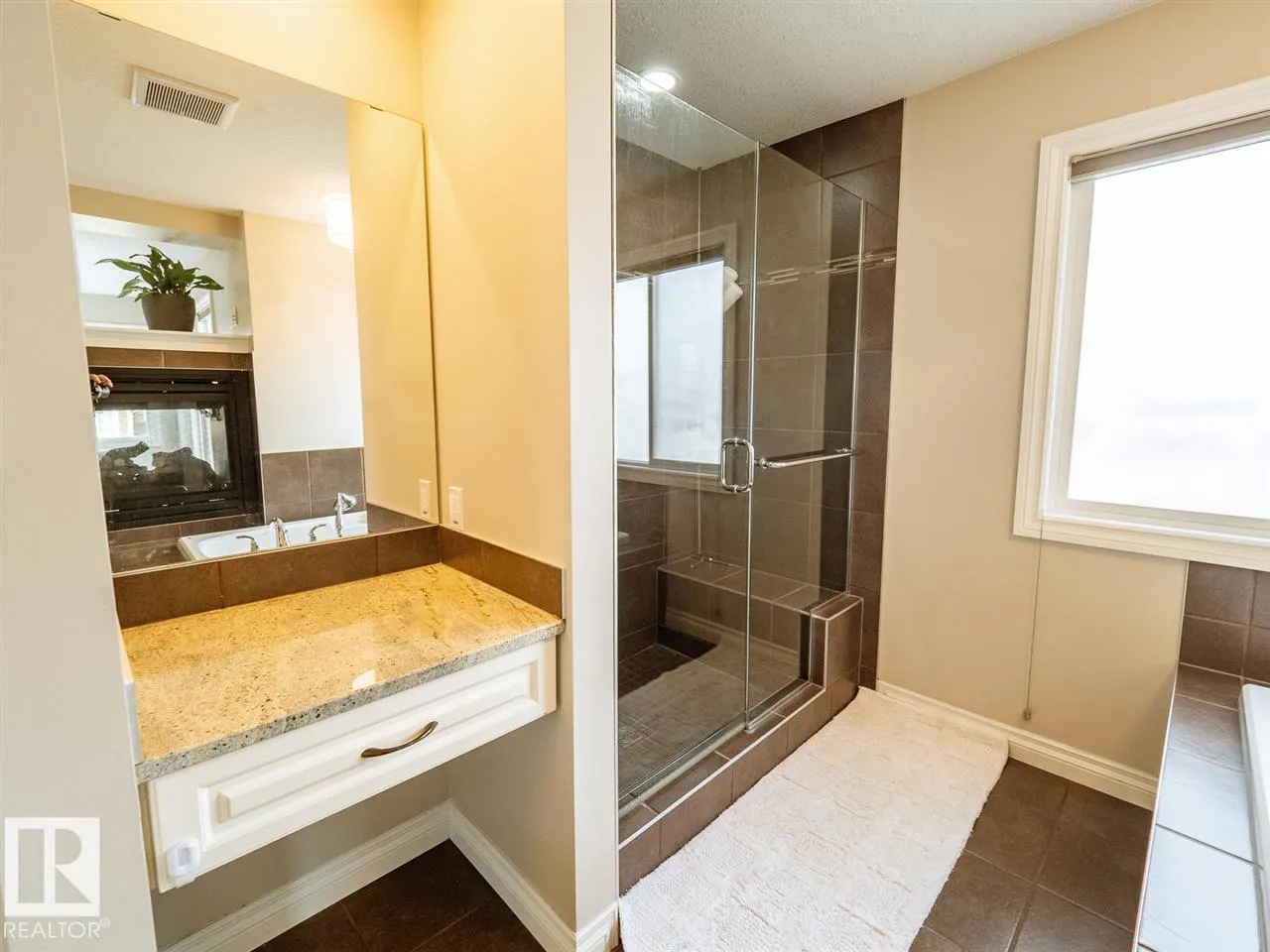 1618 WATES Close