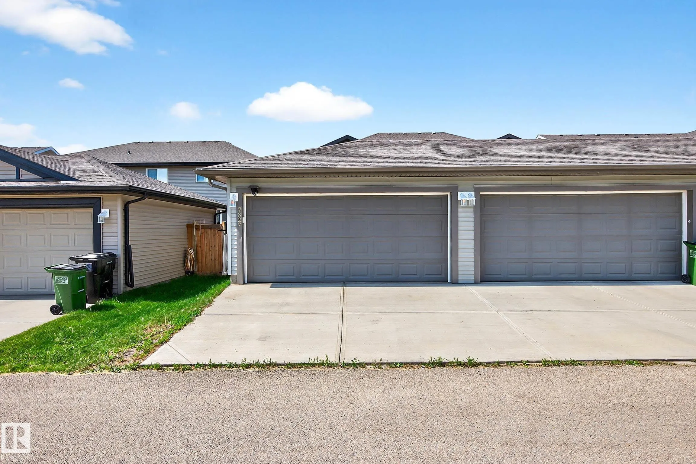 7327 EDGEMONT Way