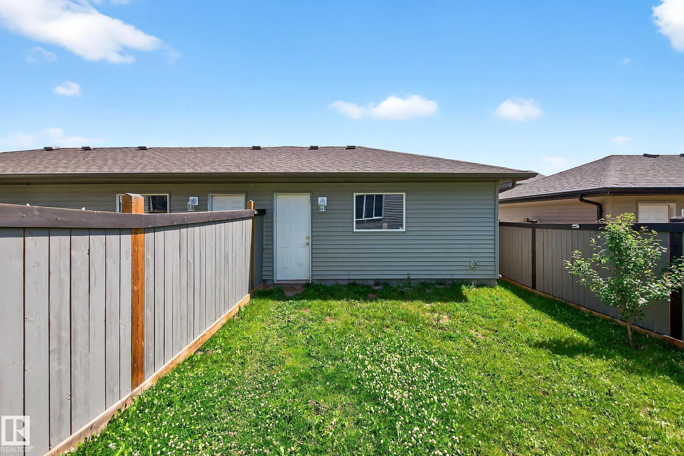 7327 EDGEMONT Way