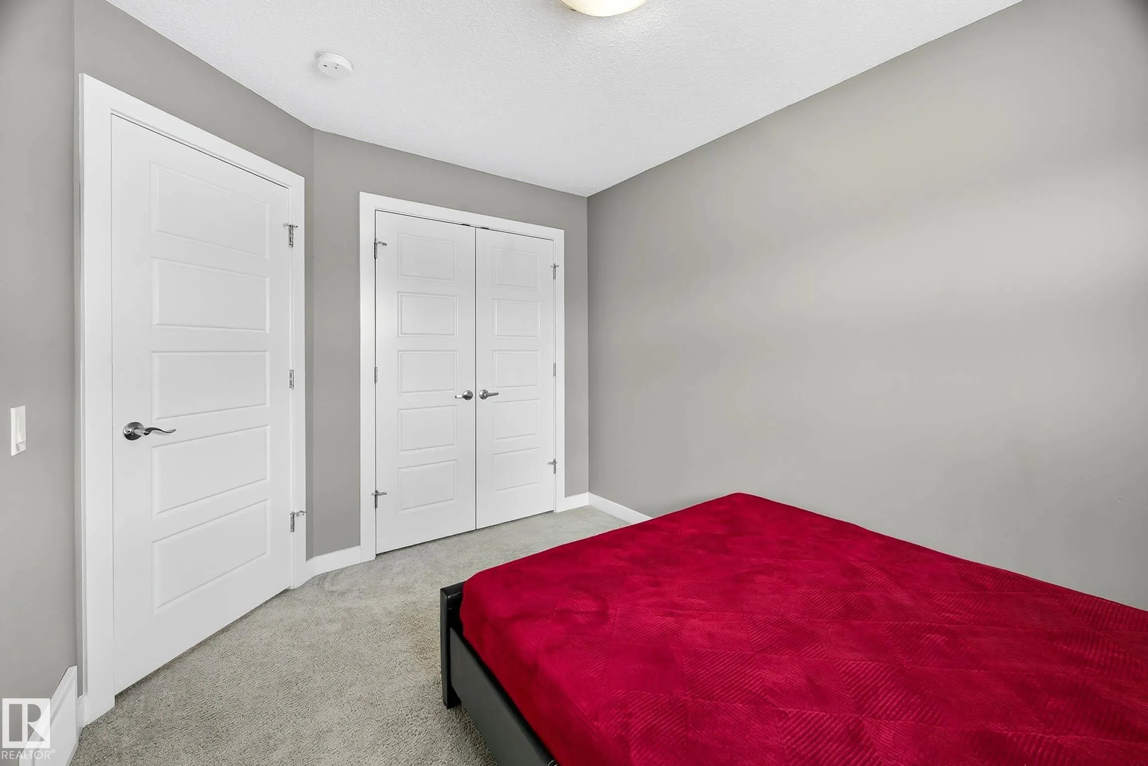 7327 EDGEMONT Way