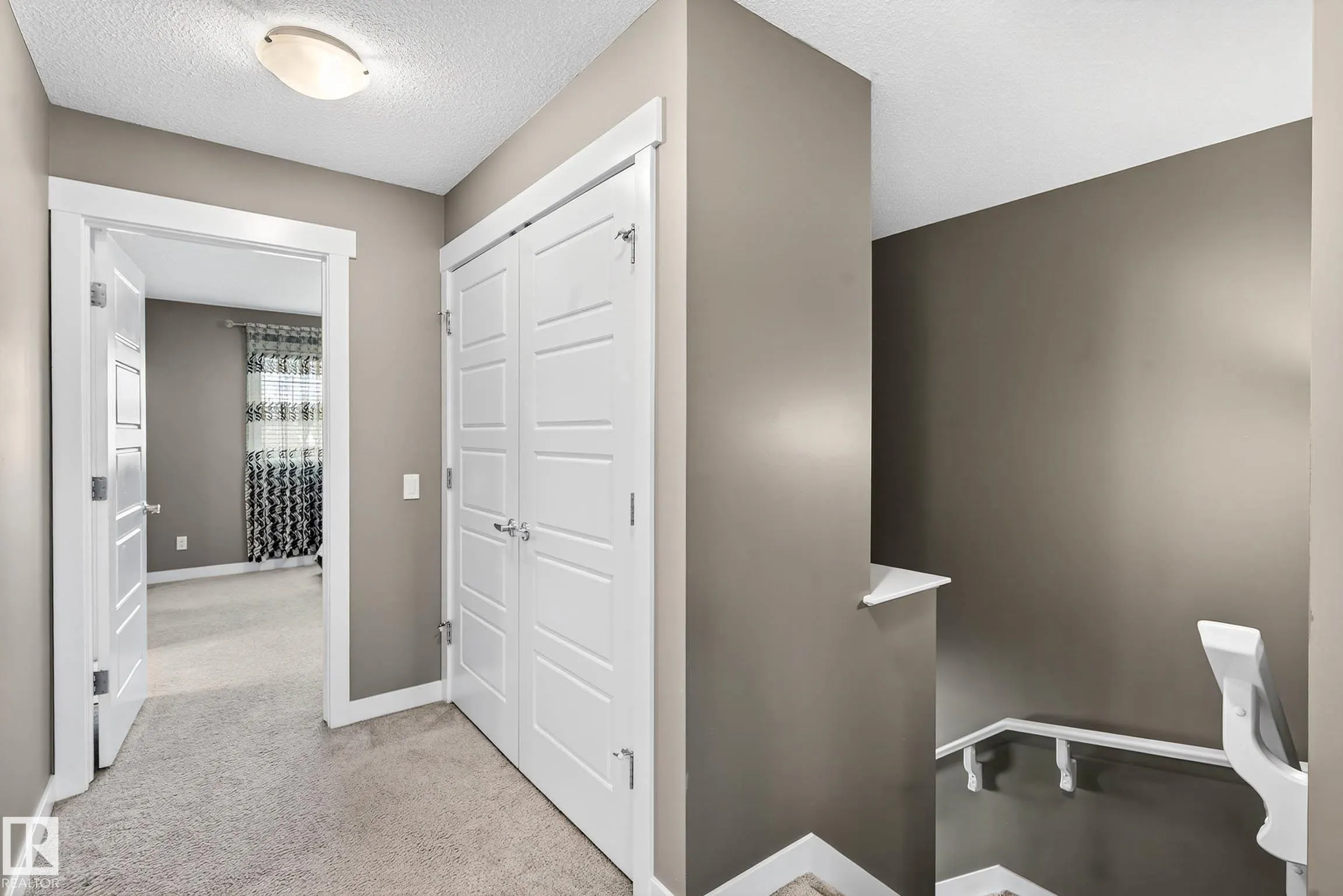 7327 EDGEMONT Way