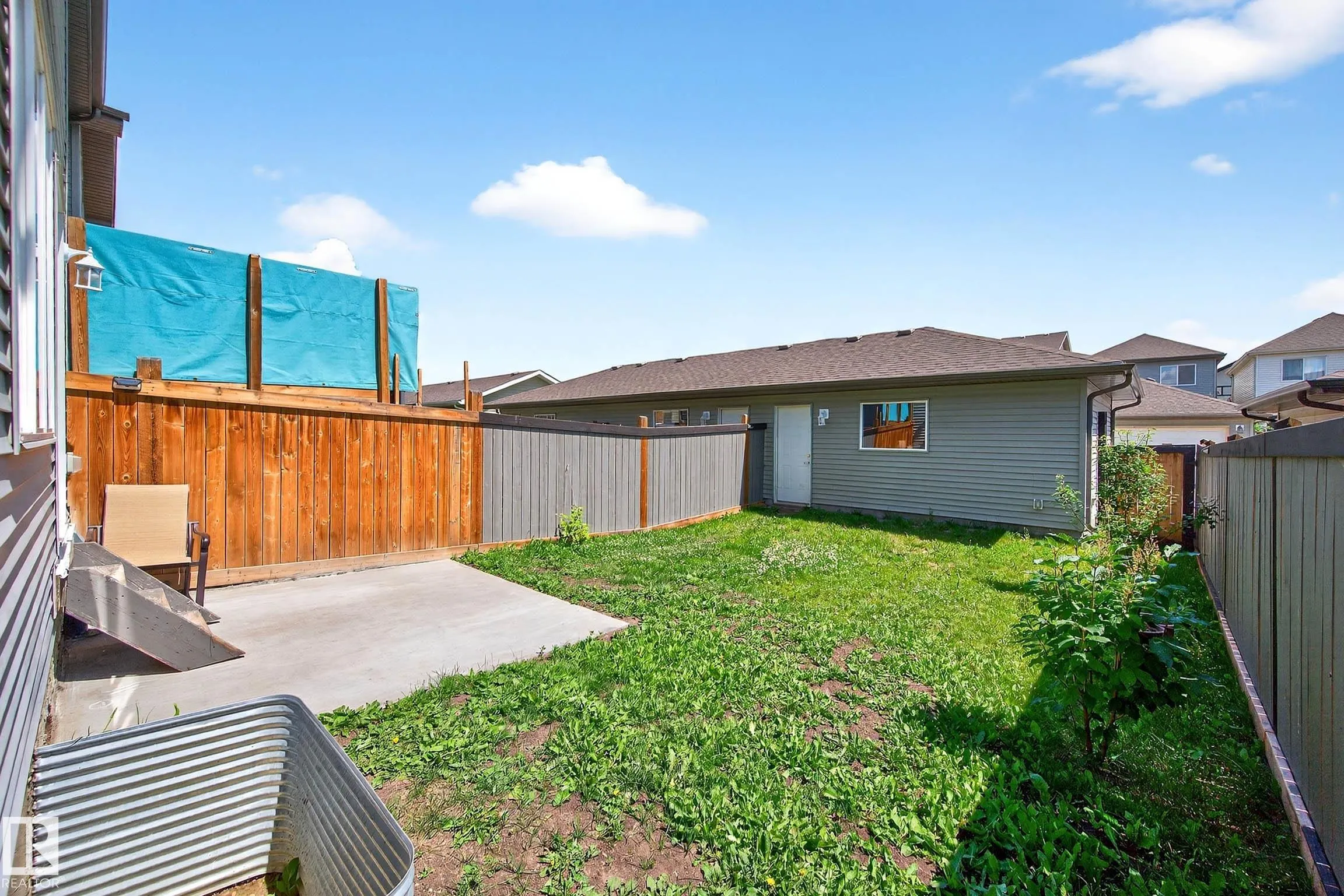 7327 EDGEMONT Way
