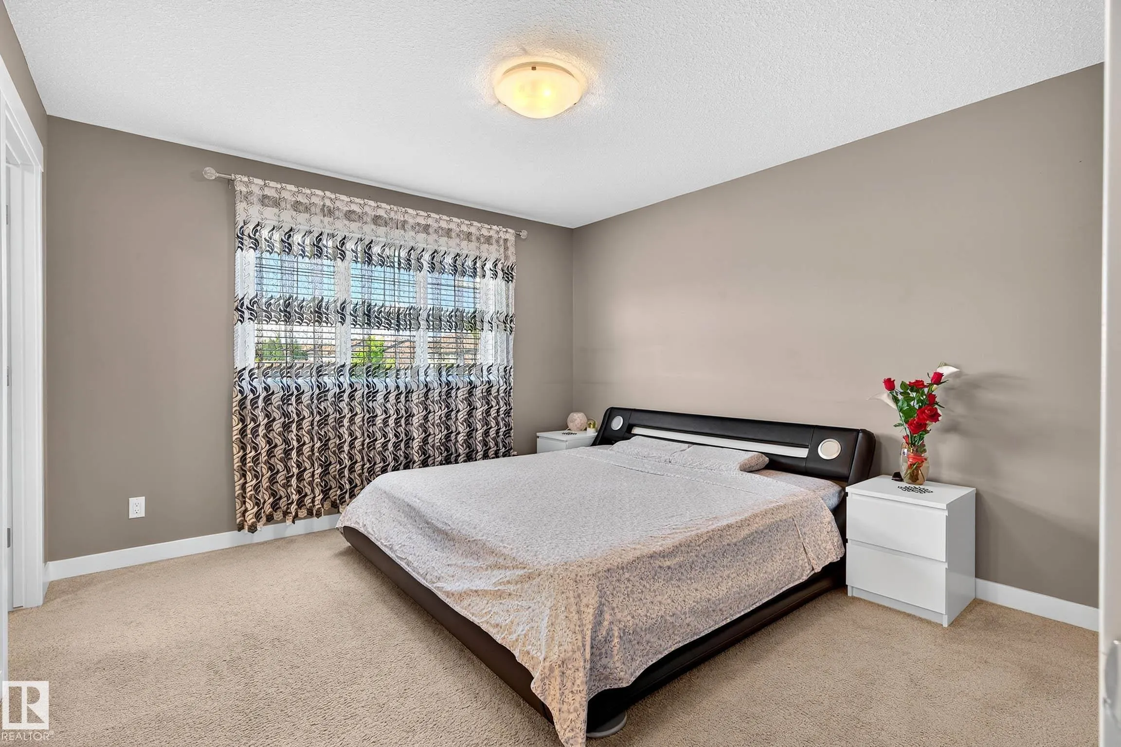 7327 EDGEMONT Way