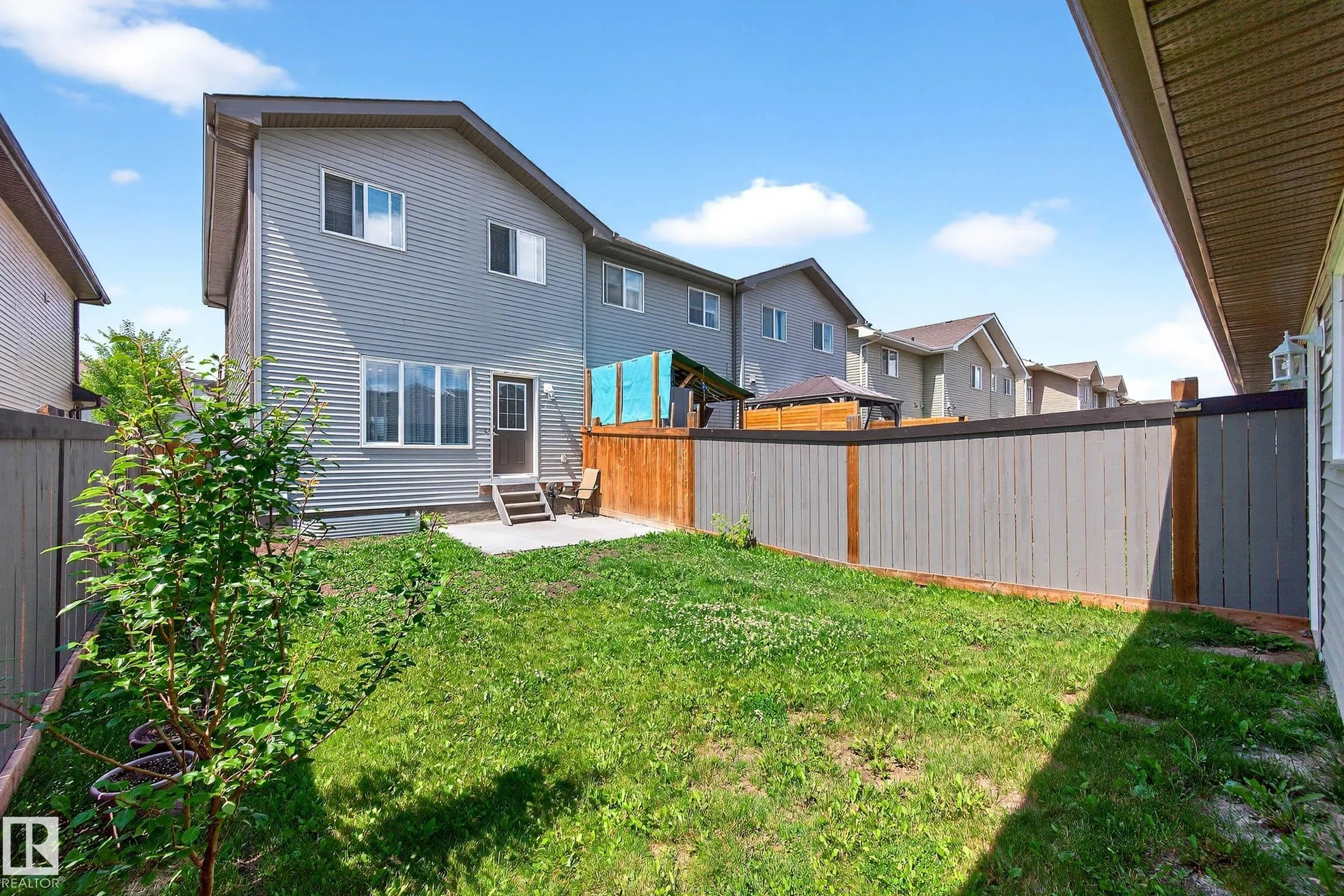 7327 EDGEMONT Way