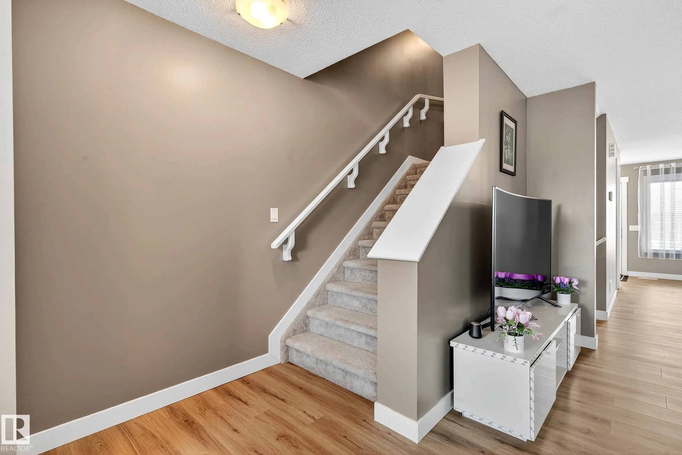 7327 EDGEMONT Way