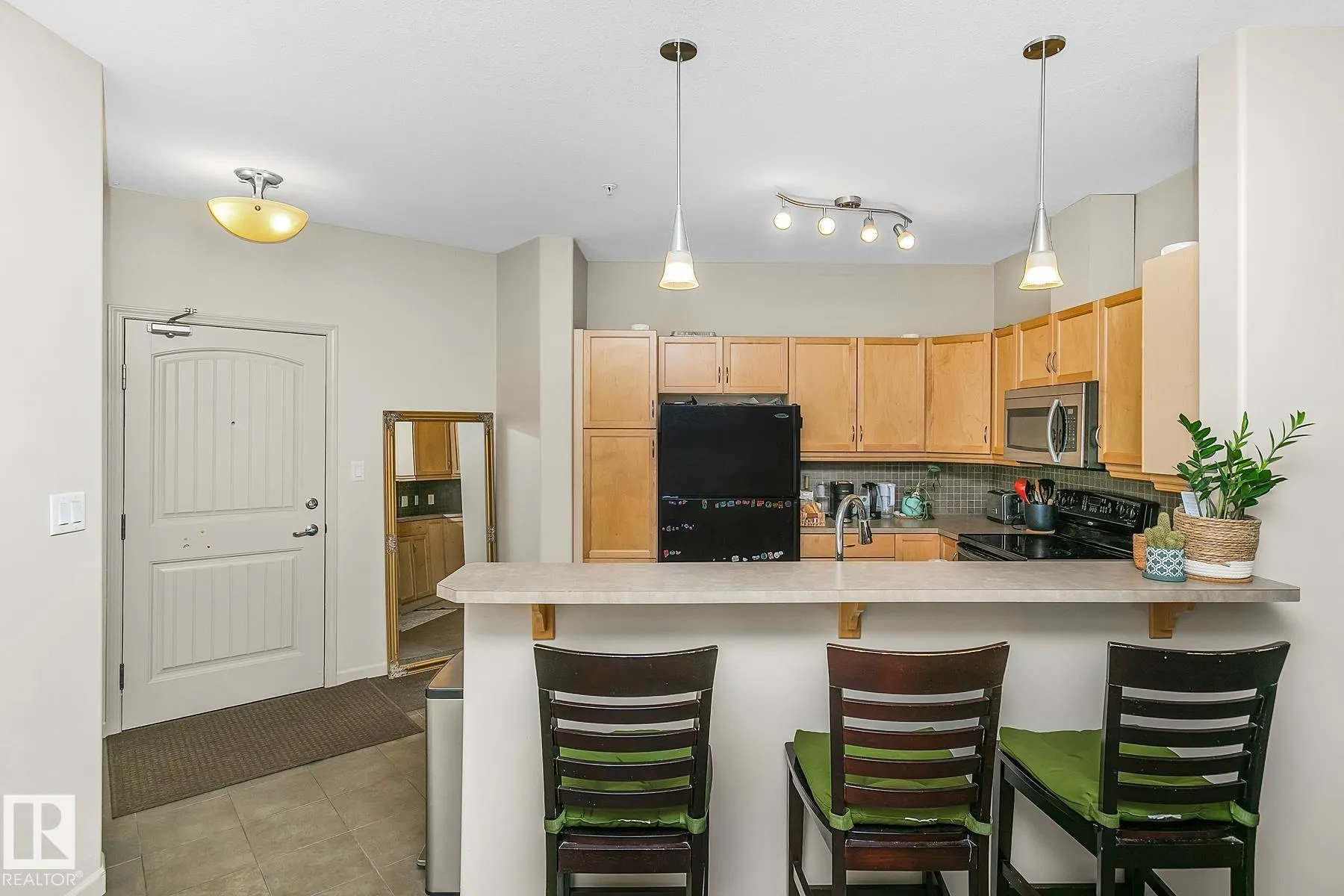 2503 HANNA Crescent