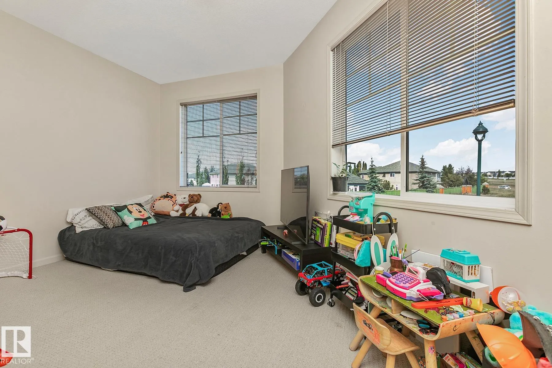 2503 HANNA Crescent