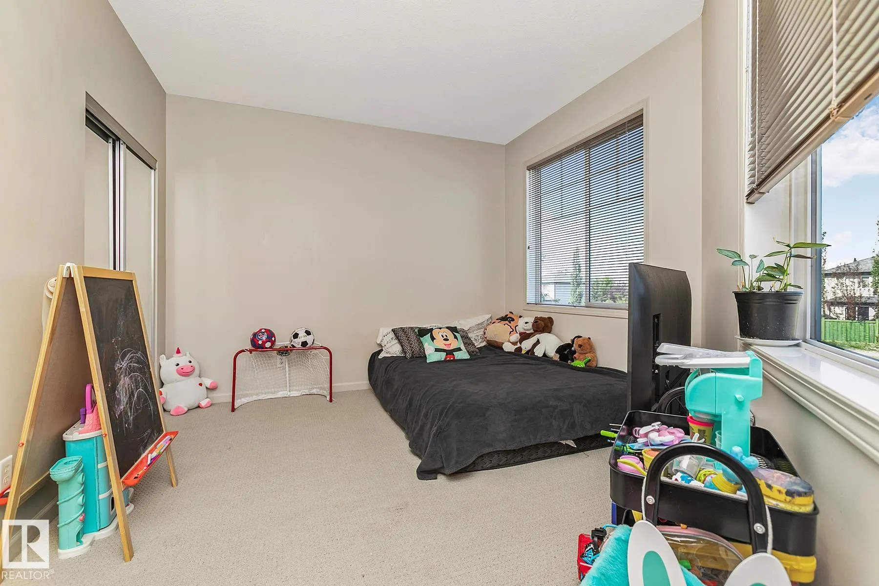 2503 HANNA Crescent