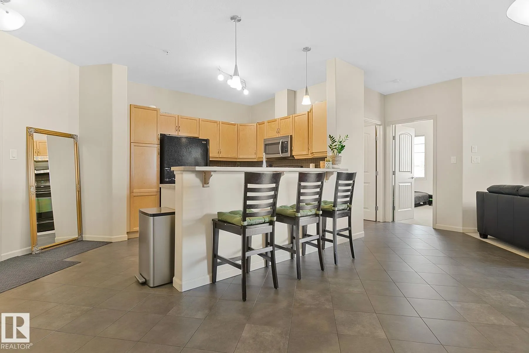 2503 HANNA Crescent