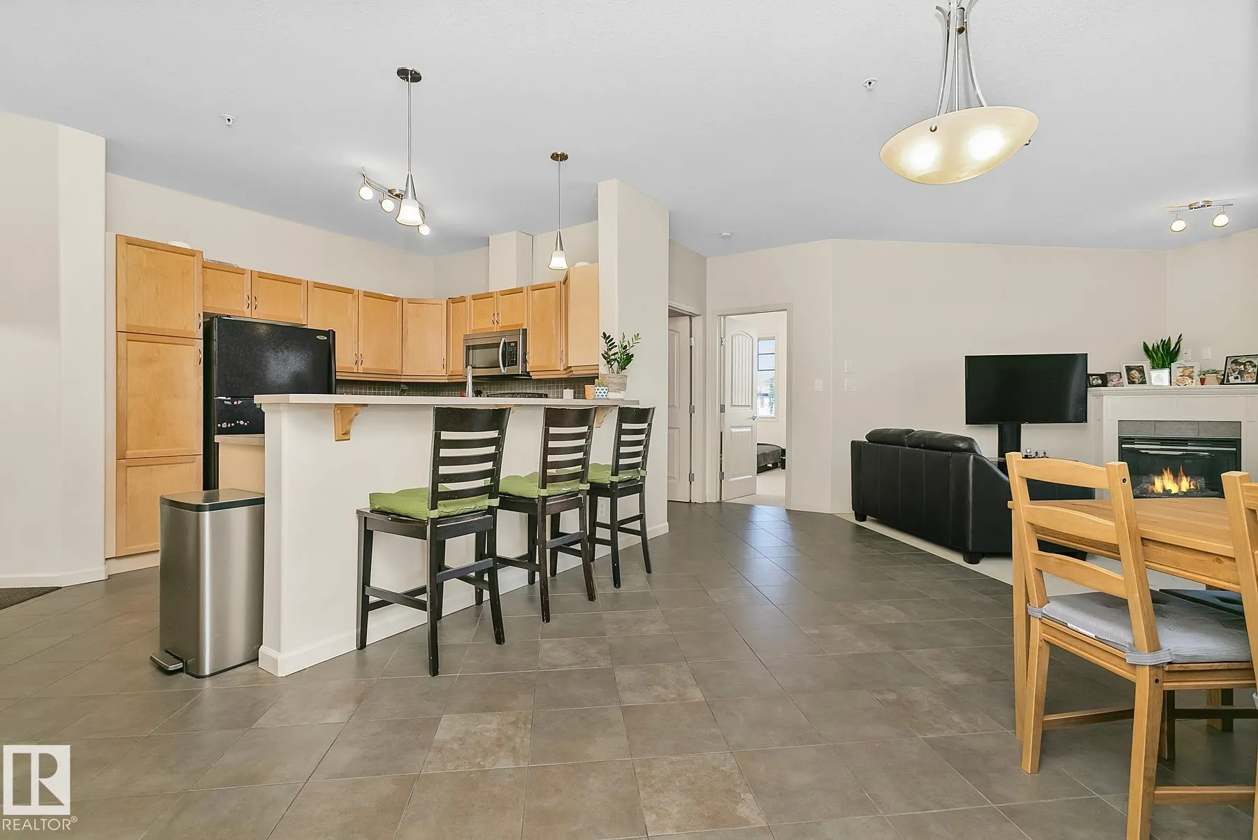2503 HANNA Crescent