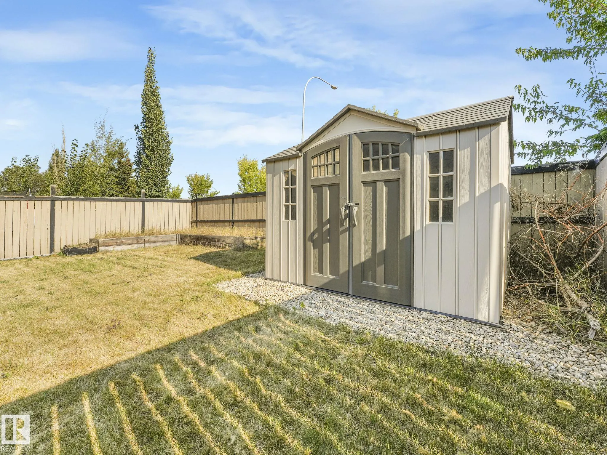 337 COWAN Crescent