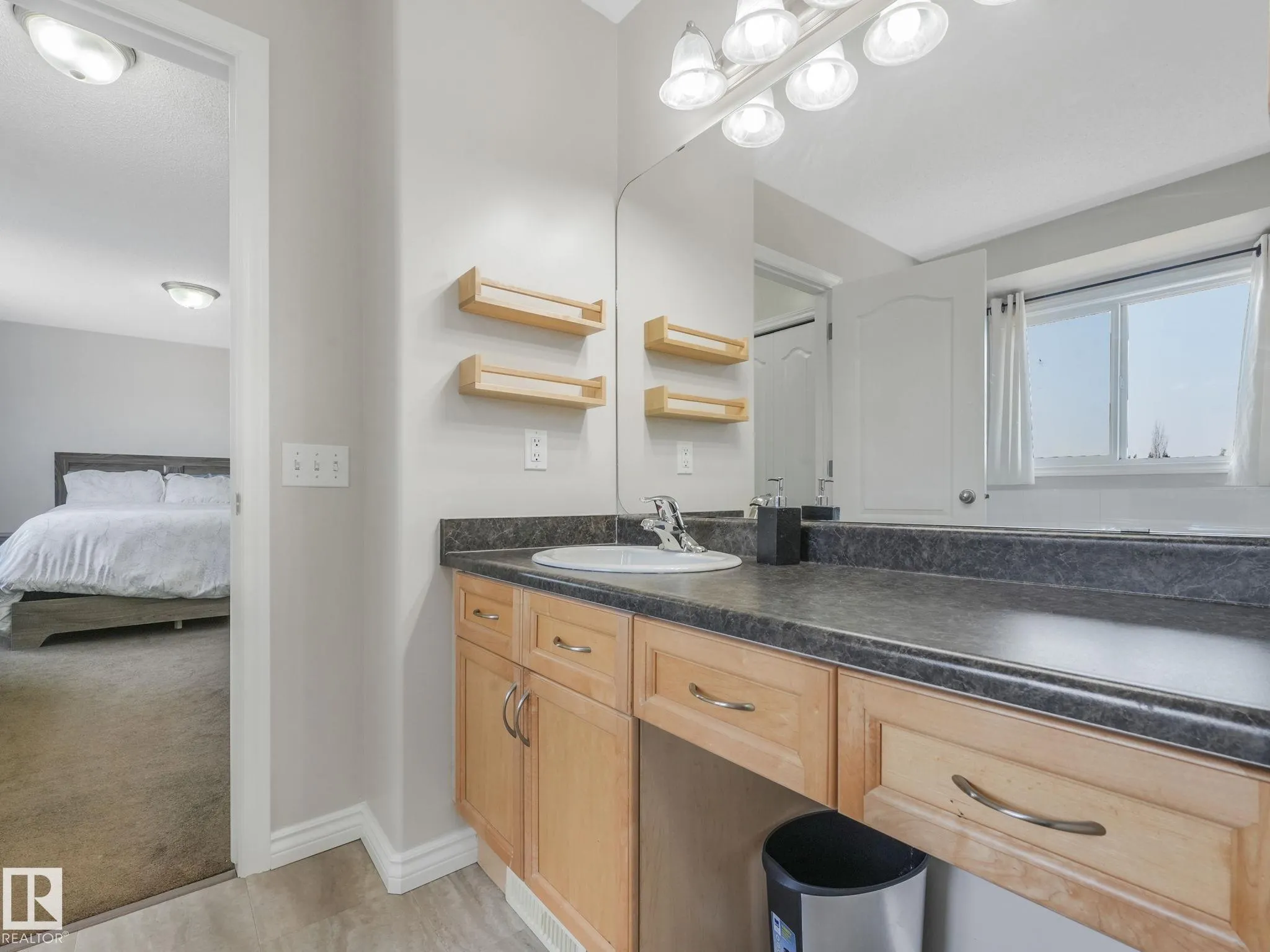 337 COWAN Crescent