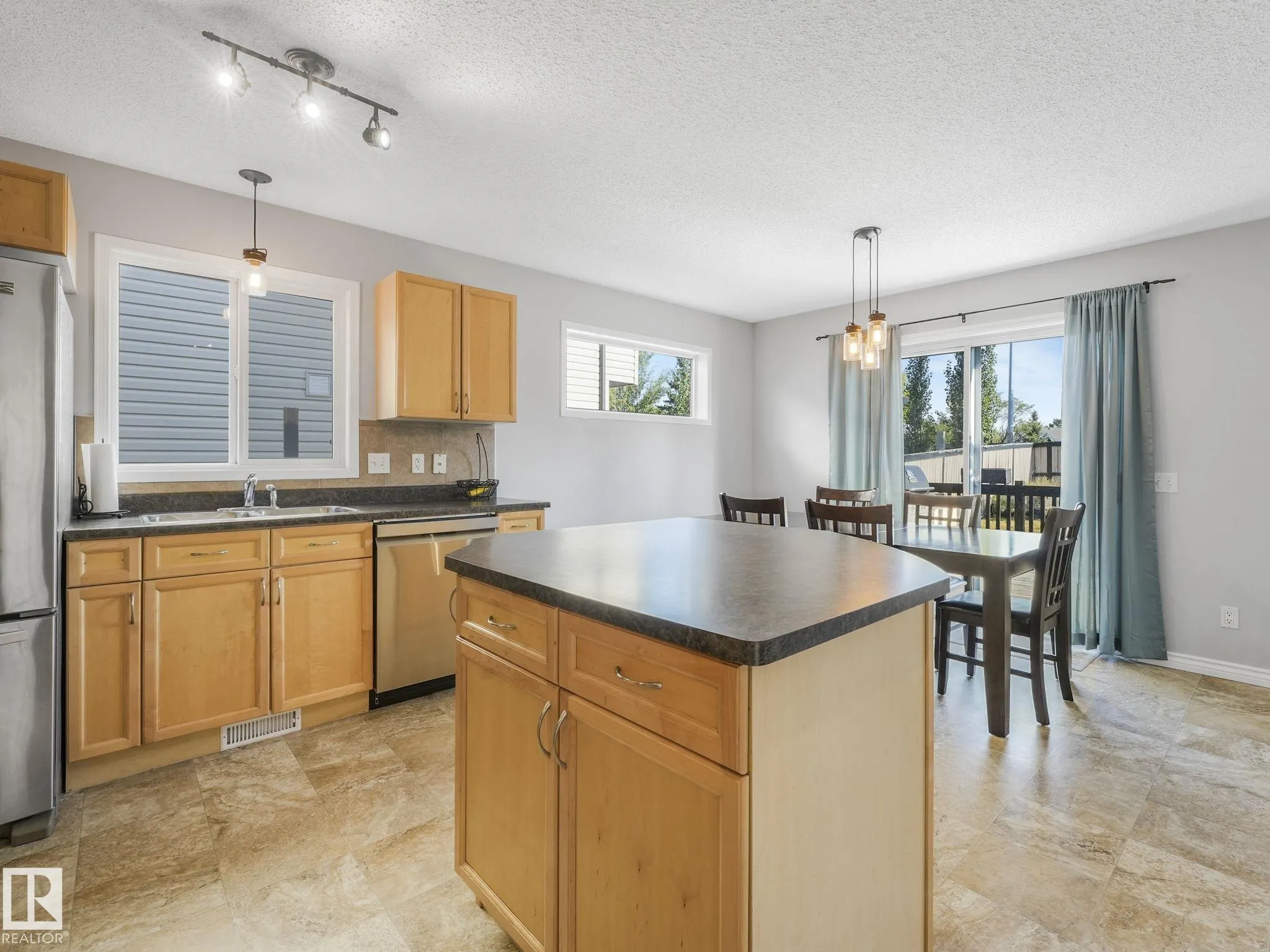 337 COWAN Crescent