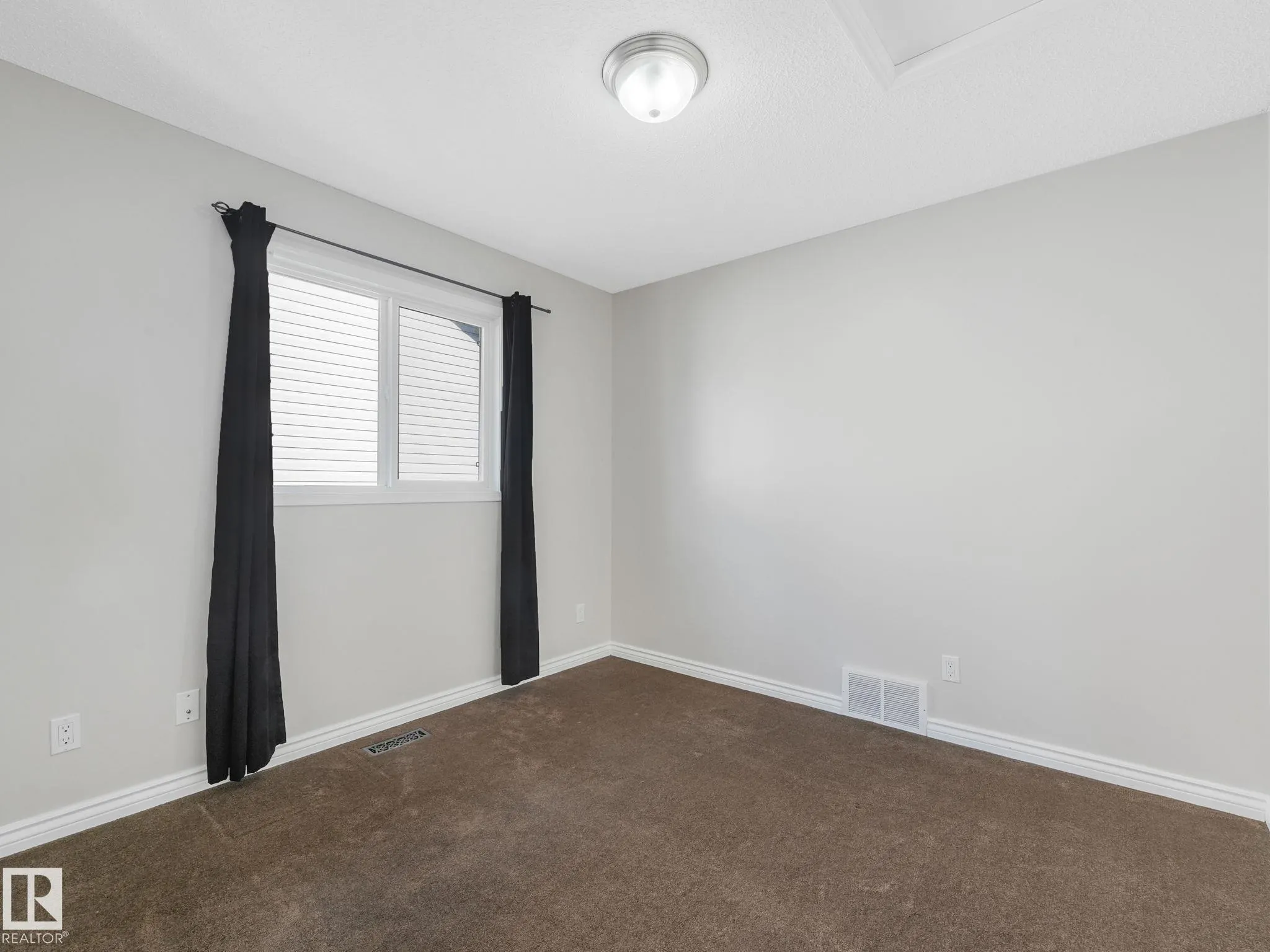 337 COWAN Crescent