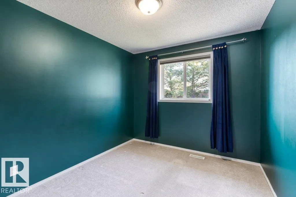 97 DUNFIELD Crescent