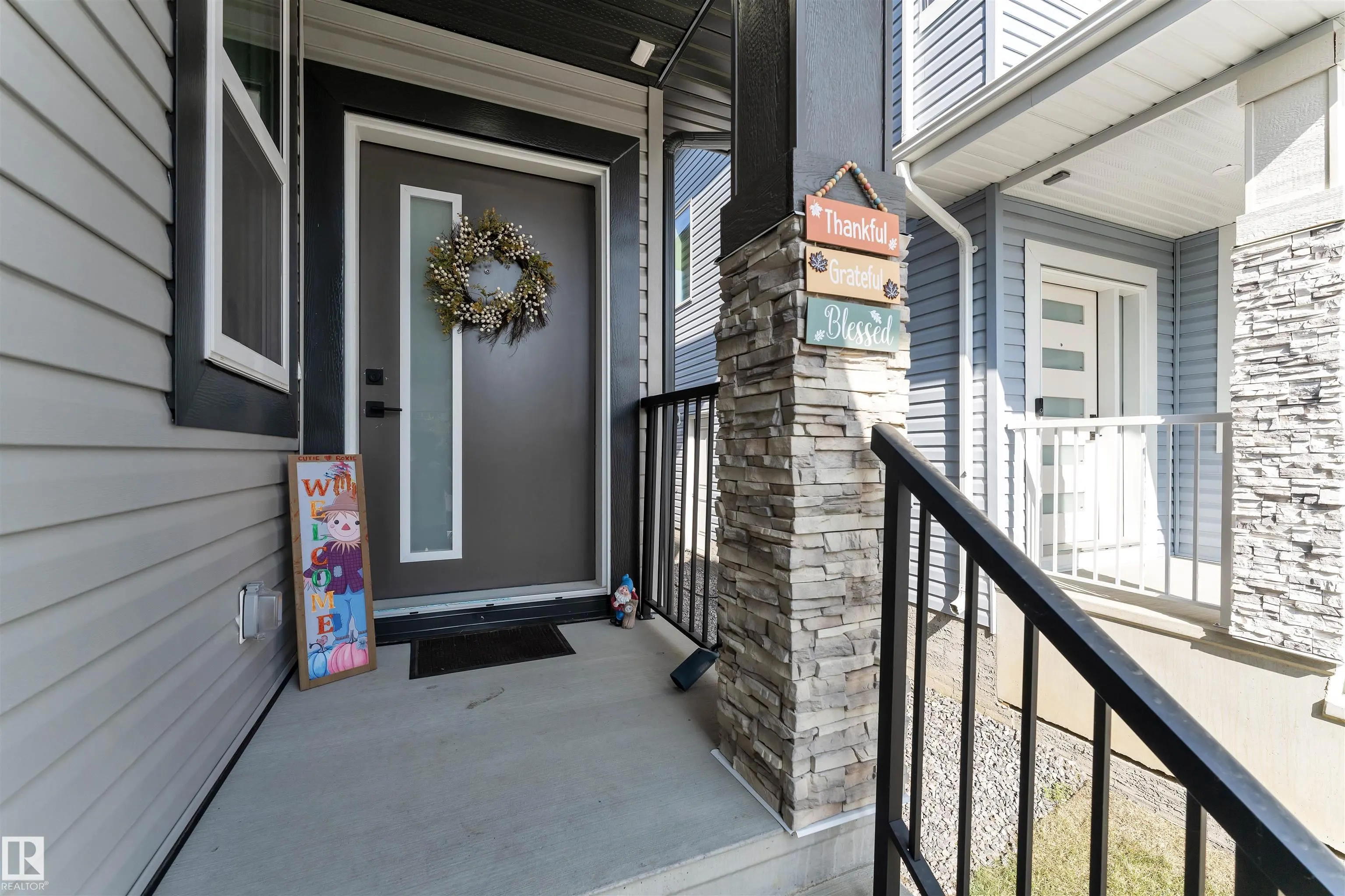 445 ROBERTS Crescent