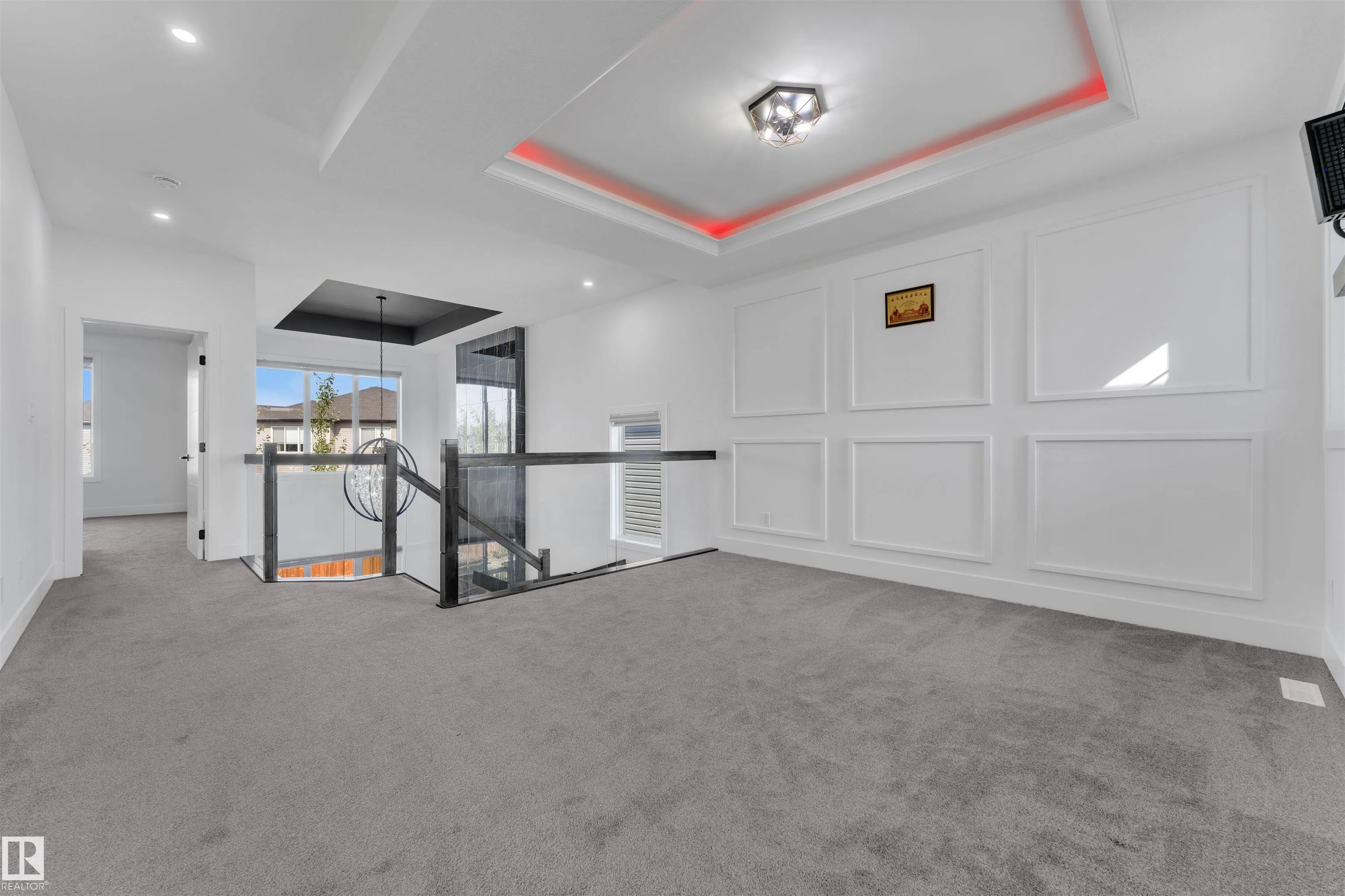 445 ROBERTS Crescent