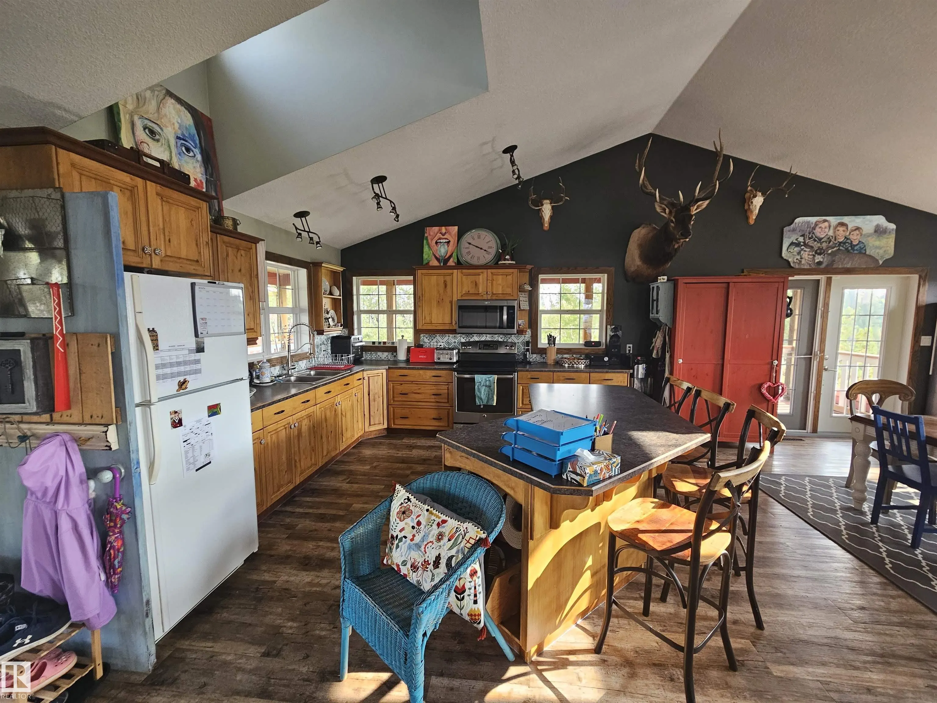 240065 TWP ROAD 472