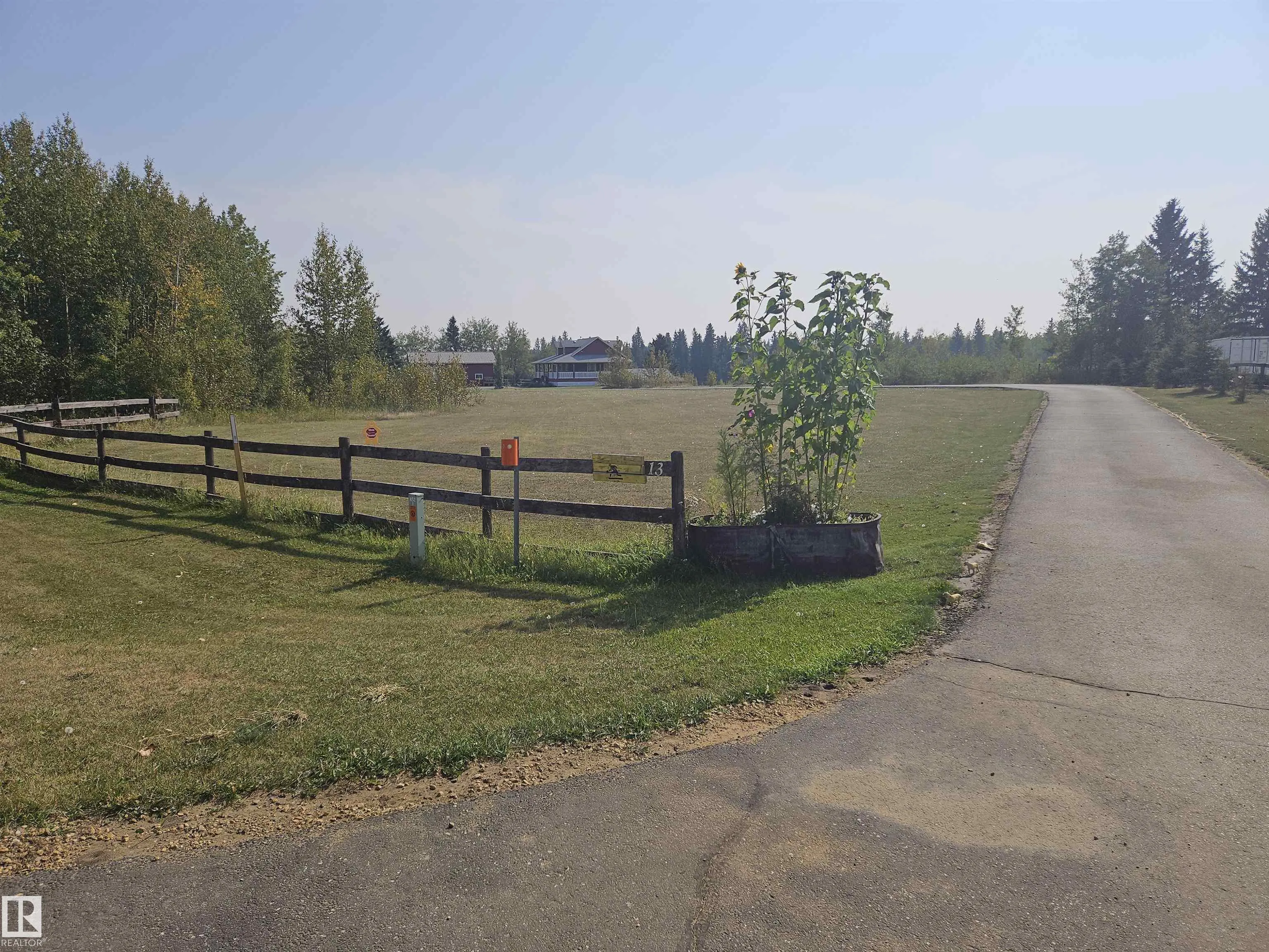 240065 TWP ROAD 472