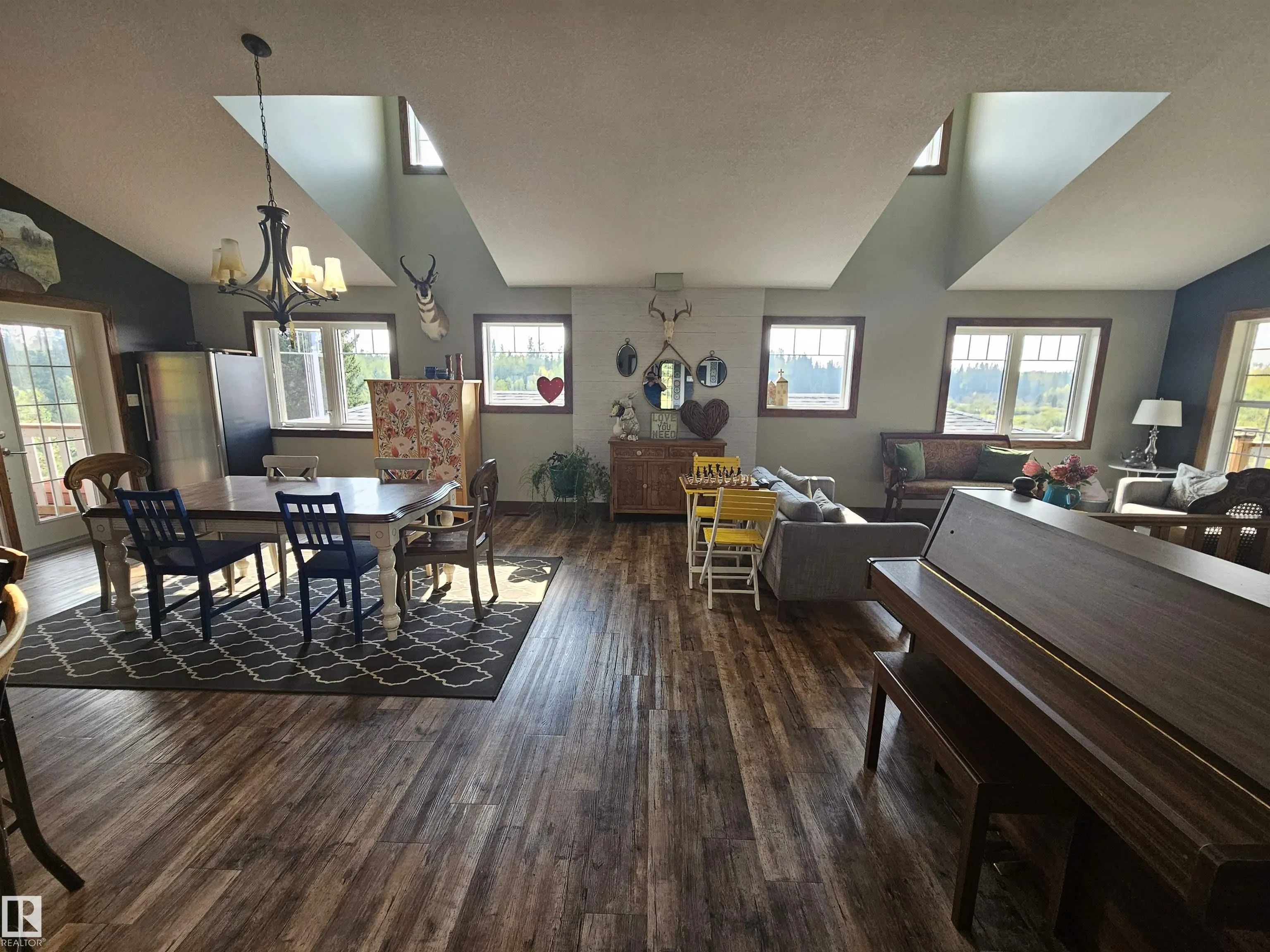 240065 TWP ROAD 472