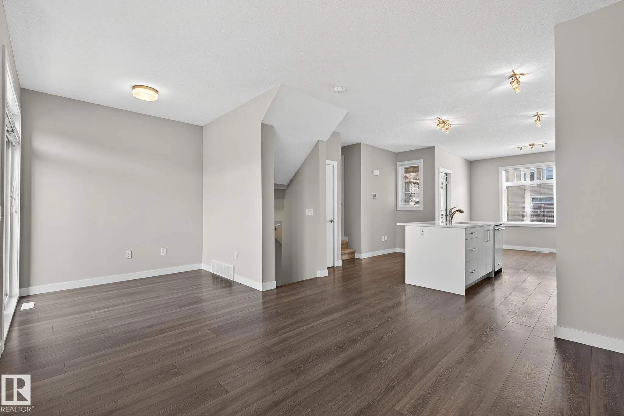 600 BELLEROSE Drive